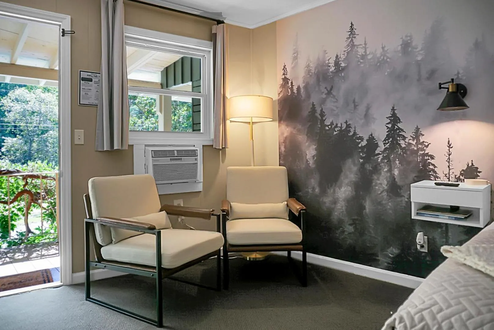 Seating area in Hickory Falls Inn