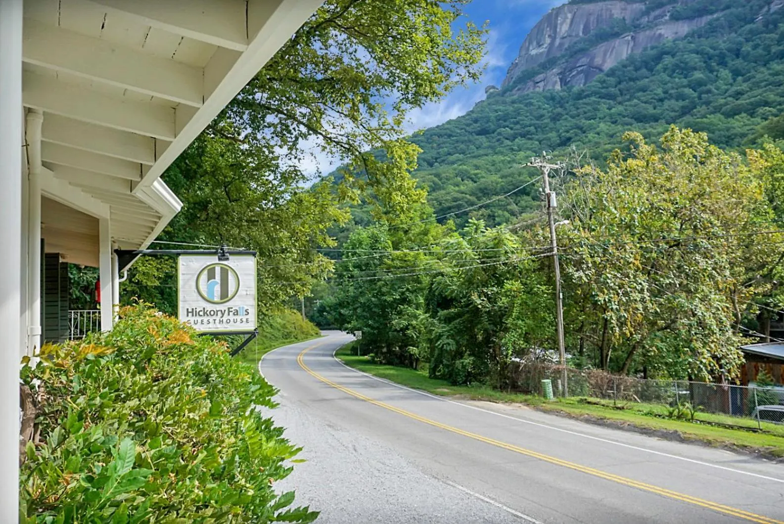 Mountain view in Hickory Falls Inn