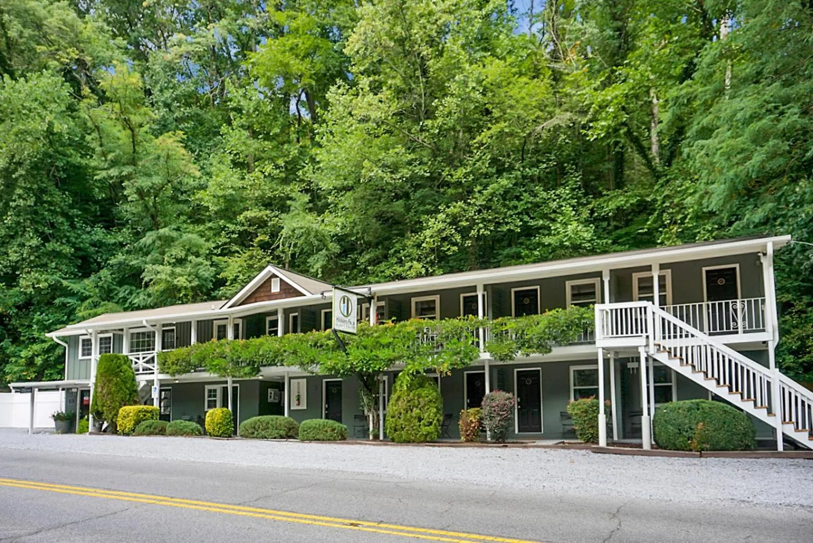 Property building in Hickory Falls Inn