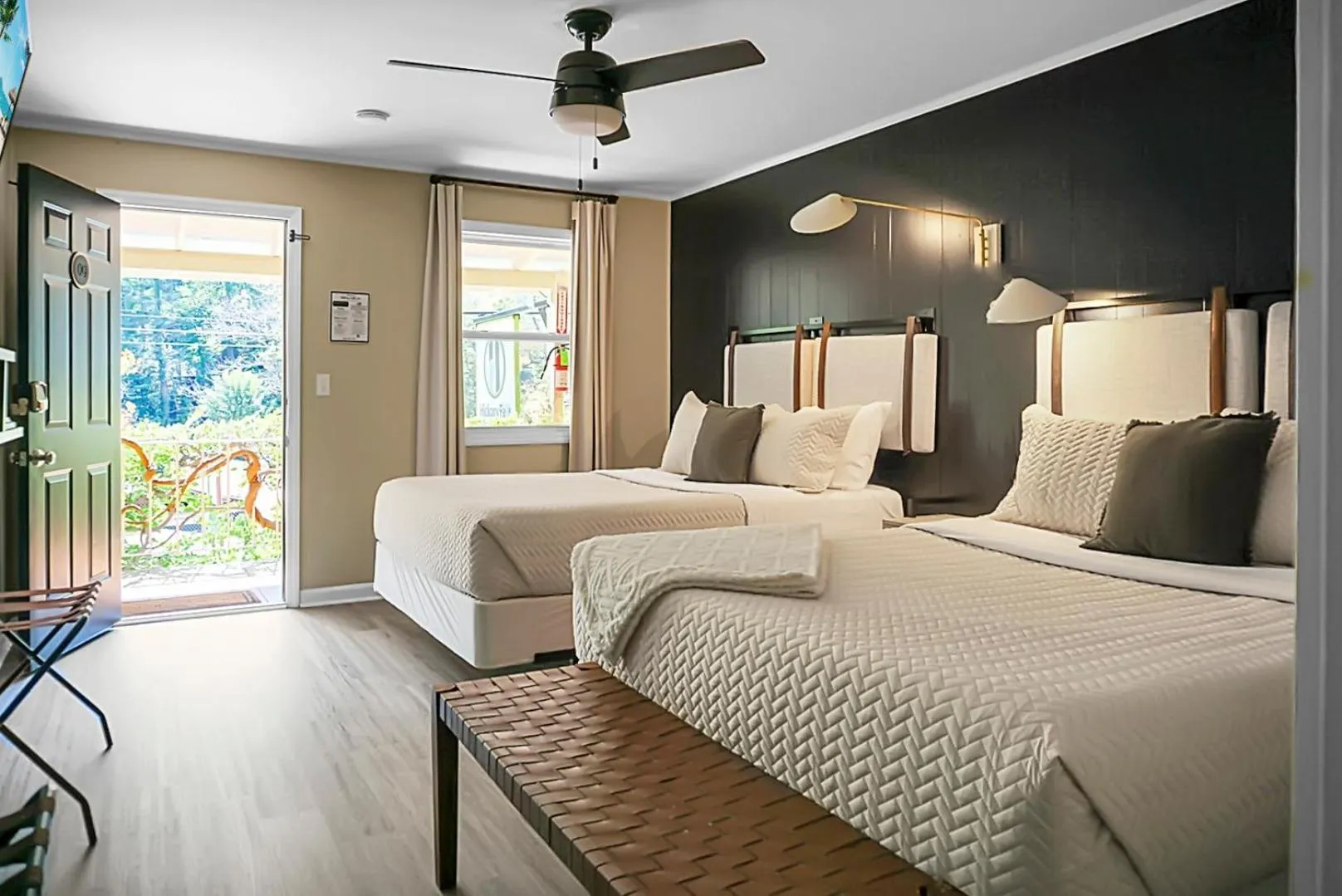 Bed in Hickory Falls Inn