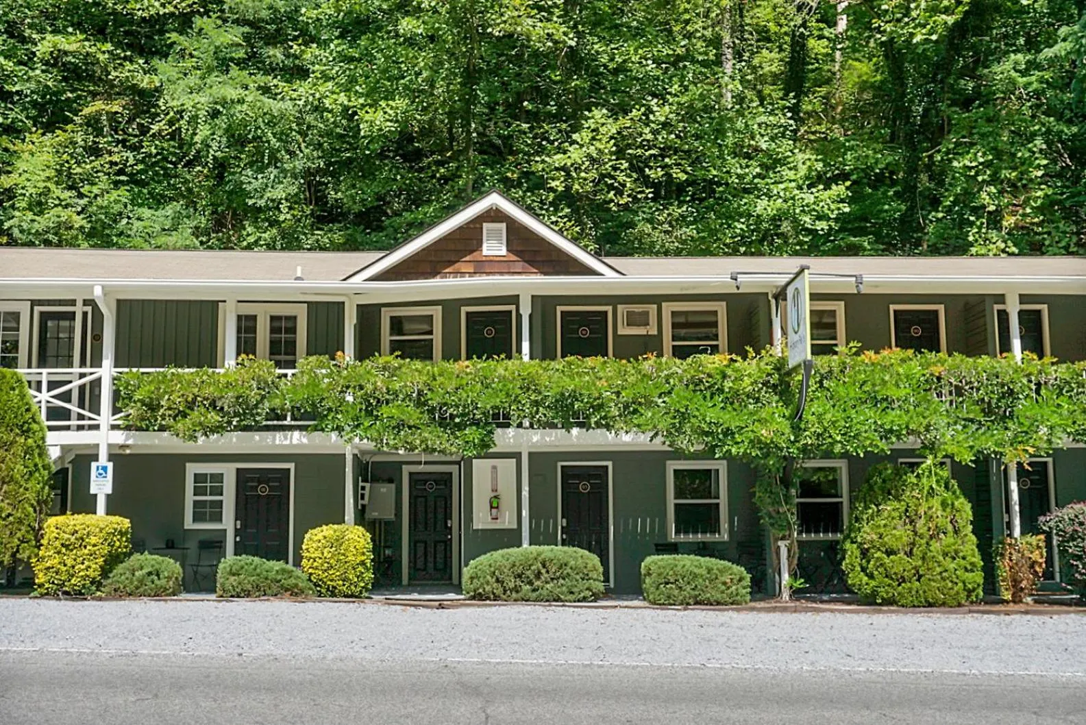Property building in Hickory Falls Inn