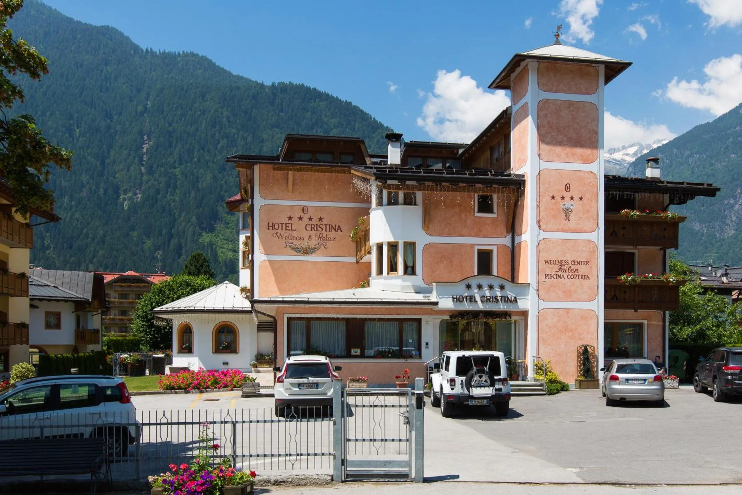 Facade/entrance in Hotel Cristina