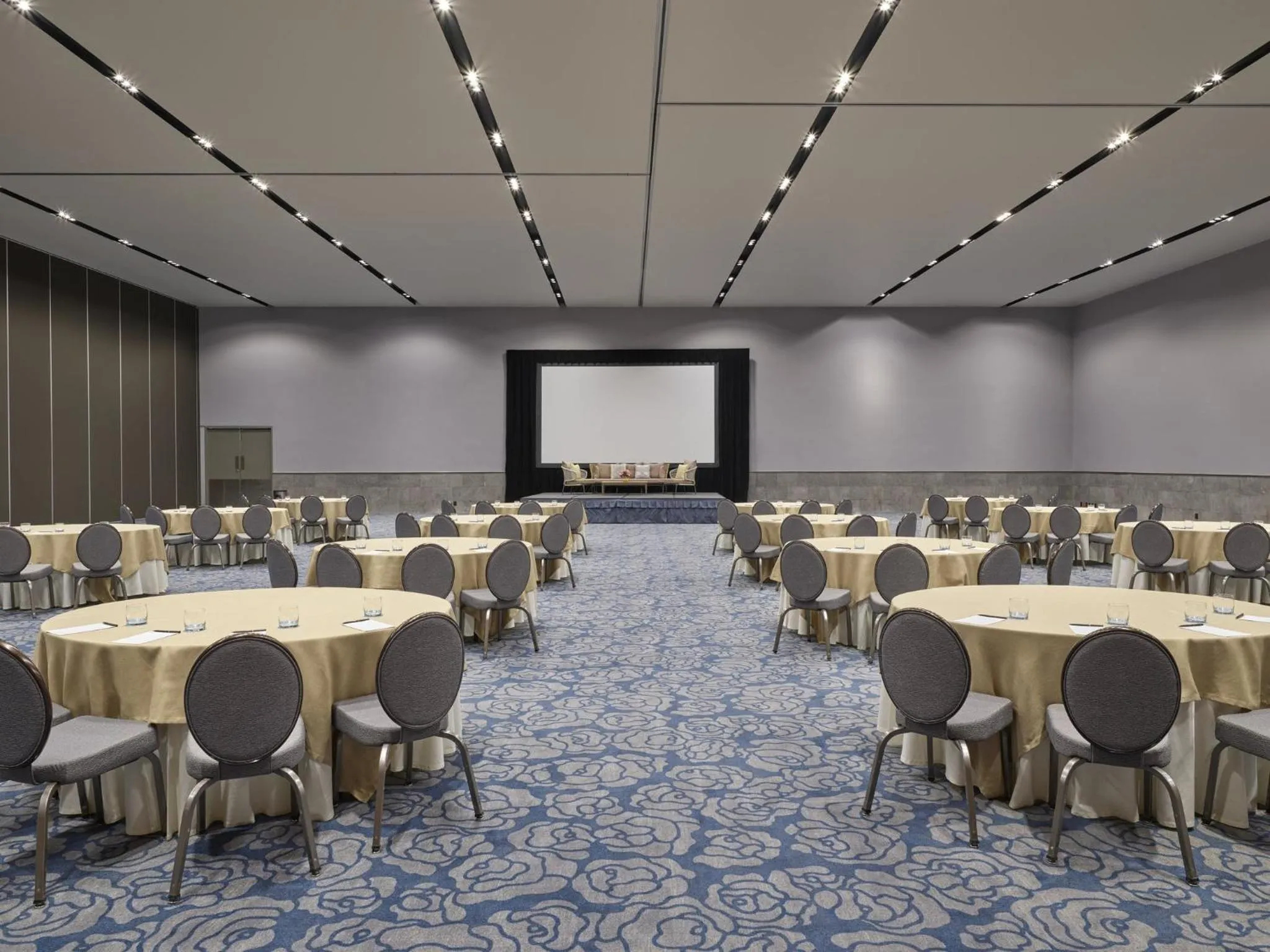 Meeting/conference room in Live Aqua San Miguel de Allende