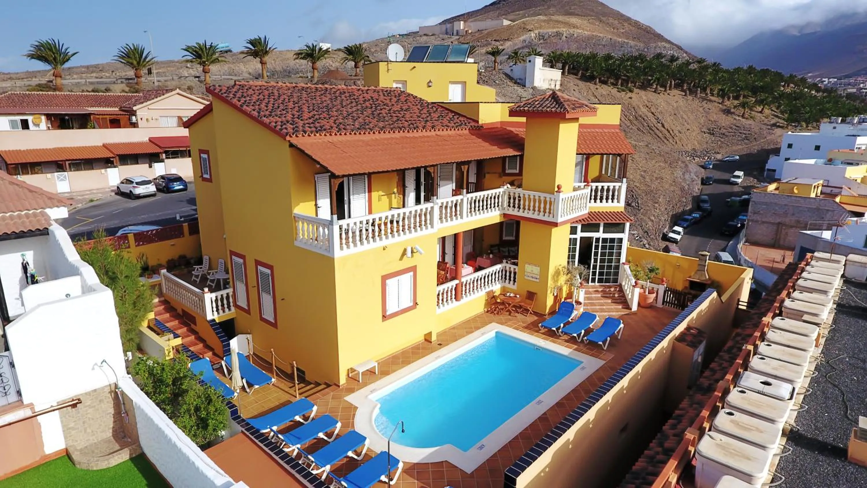 Property building in Hotel La Colina