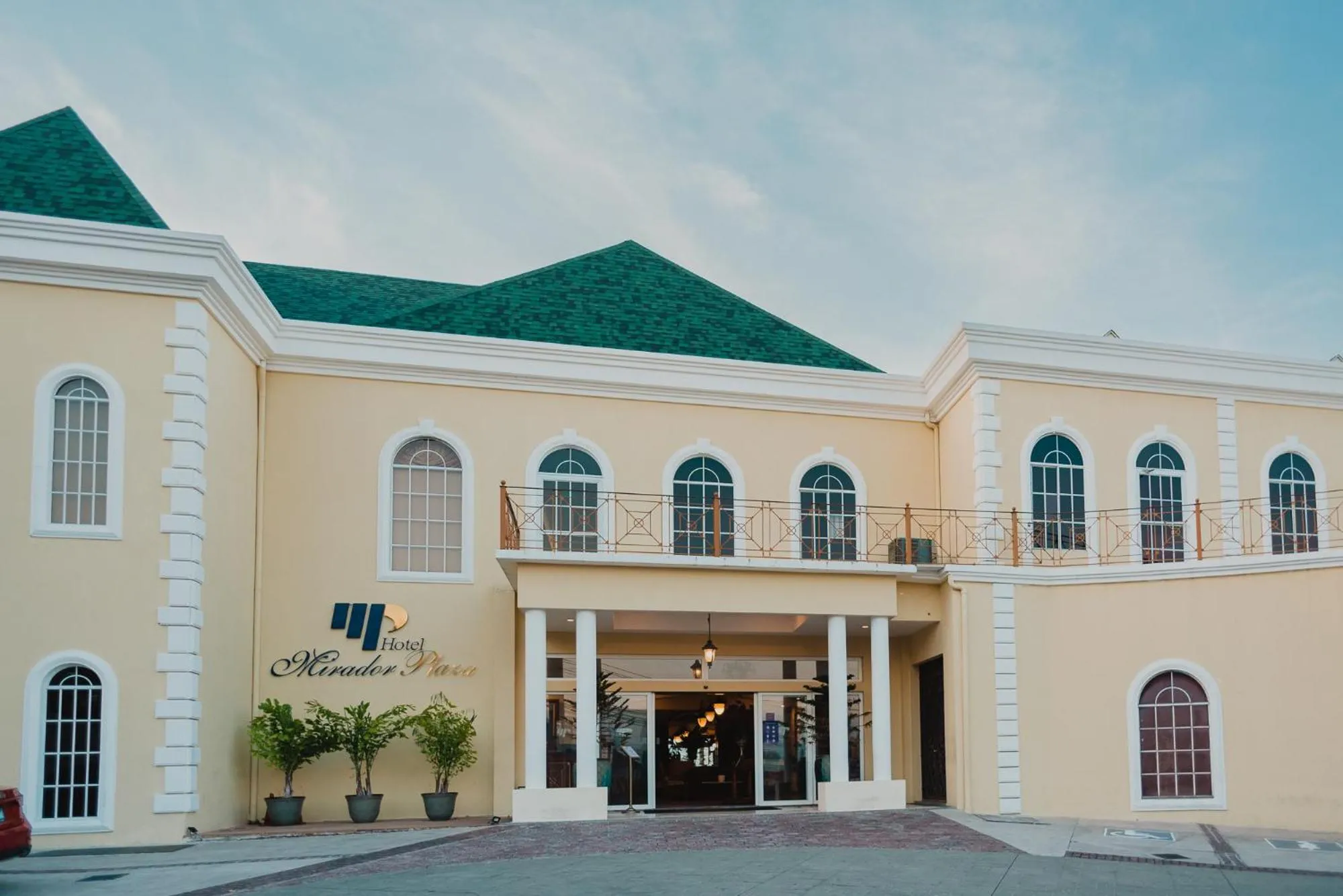 Property building in Hotel Mirador Plaza