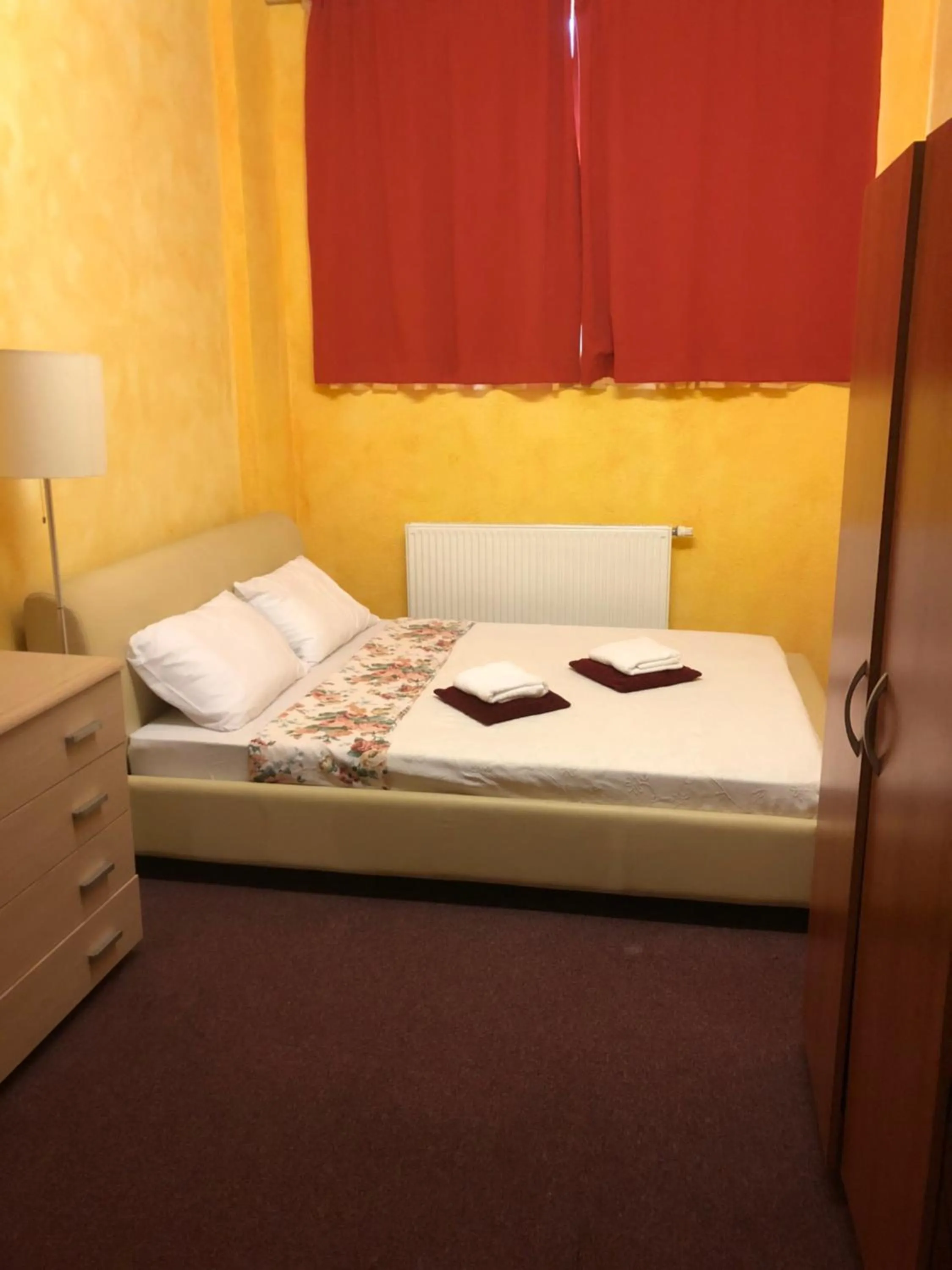 Photo of the whole room, Bed in Motel Sofia