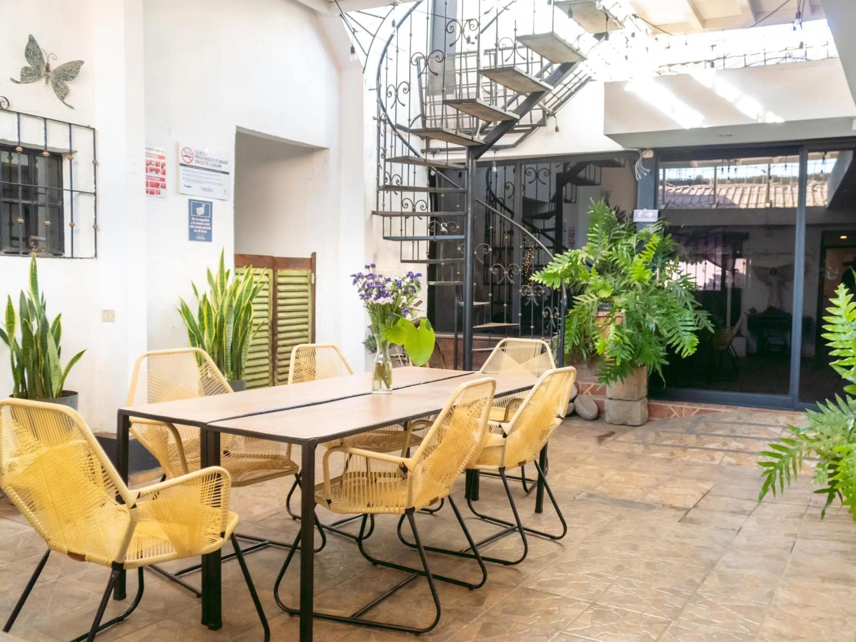 Patio in La Casa de Mamapán Hotel Colonial Ahuachapan
