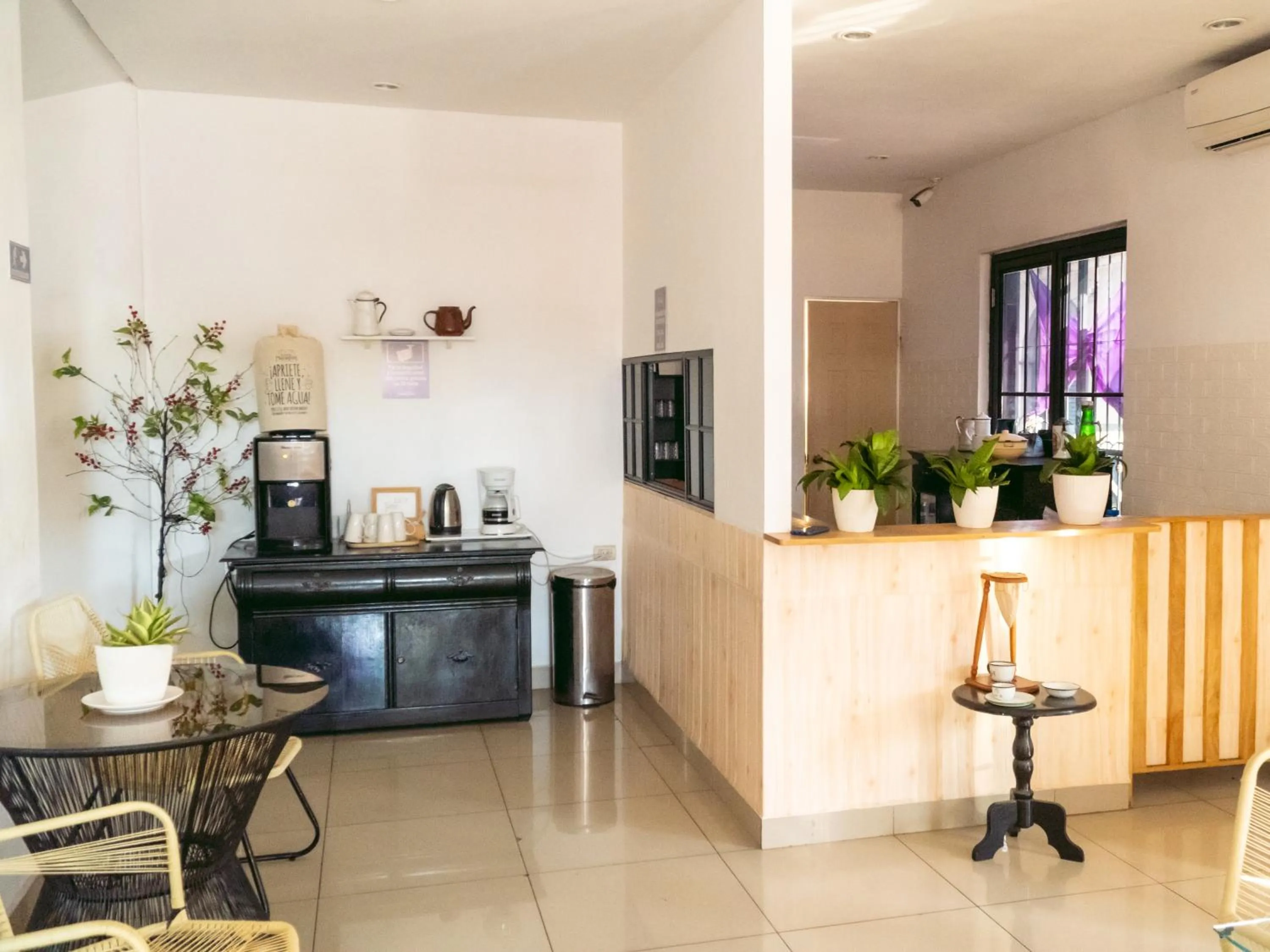 Coffee/tea facilities in La Casa de Mamapán Hotel Colonial Ahuachapan