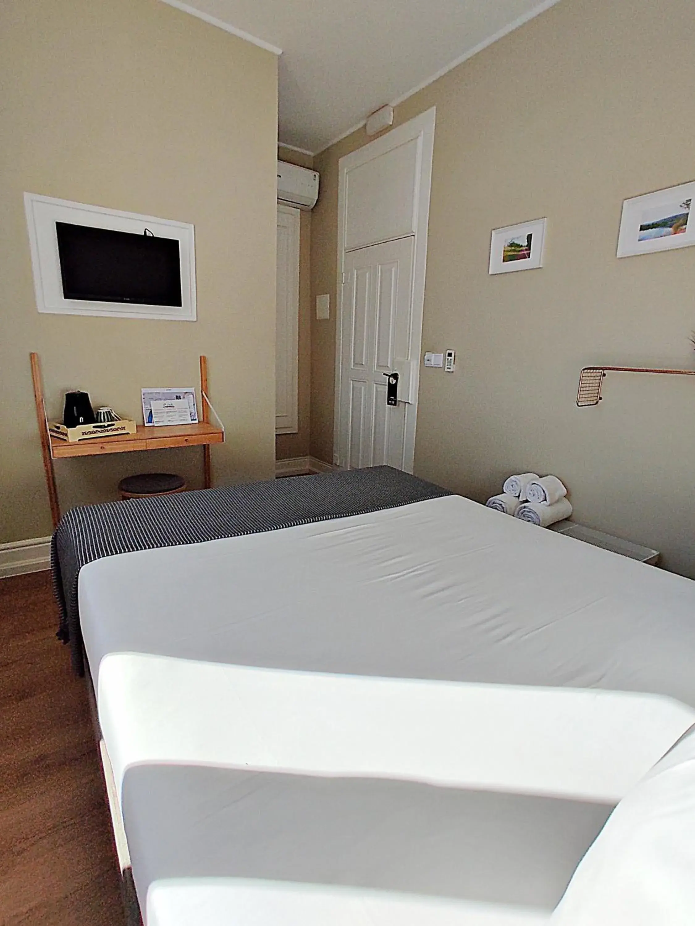 Double Room with Private Bathroom - single occupancy in Casa do Salgueiral Douro Double Room with Private Bathroom - single occupancy in Casa do Salgueiral Douro
