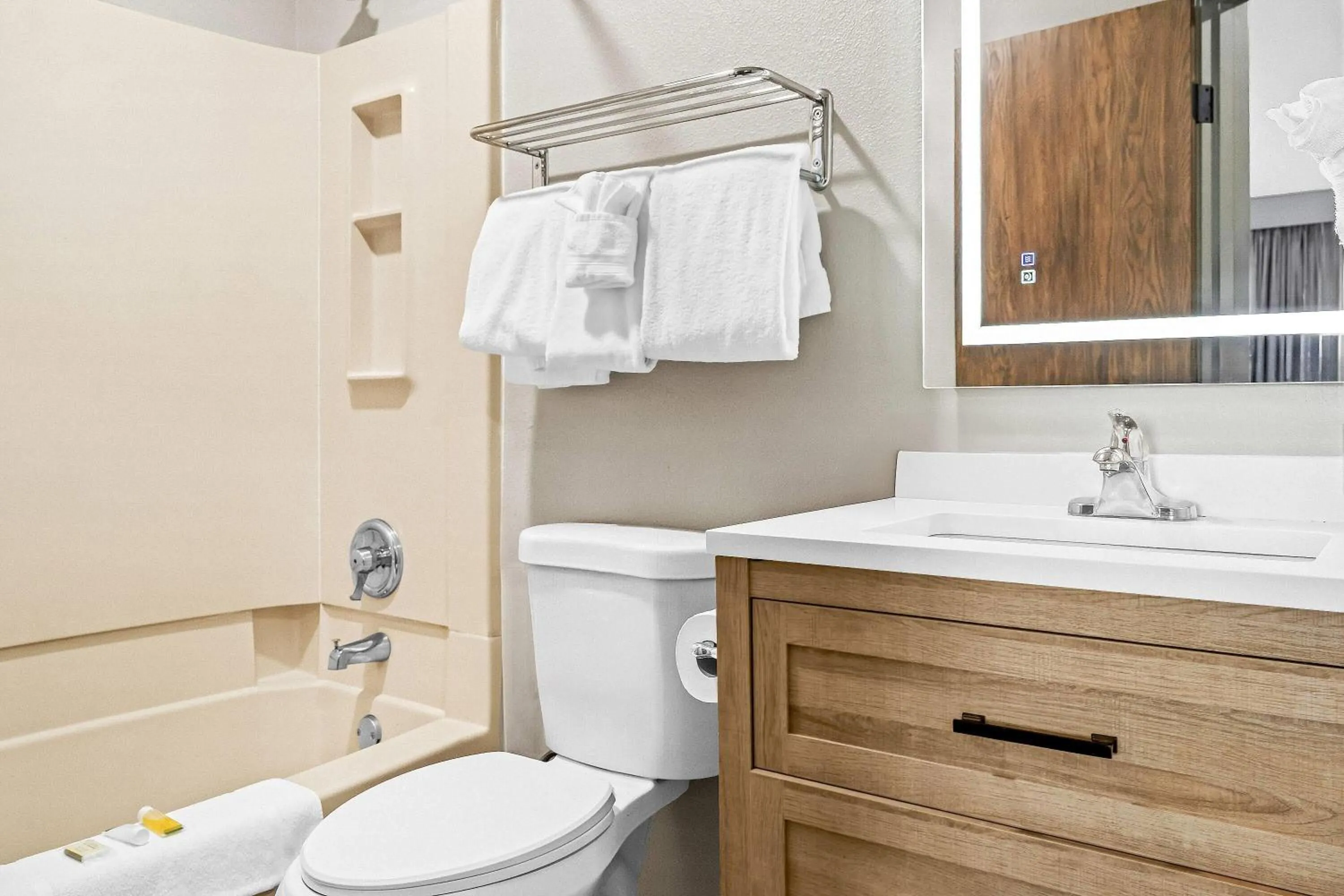 Bathroom in Days Inn by Wyndham Billings