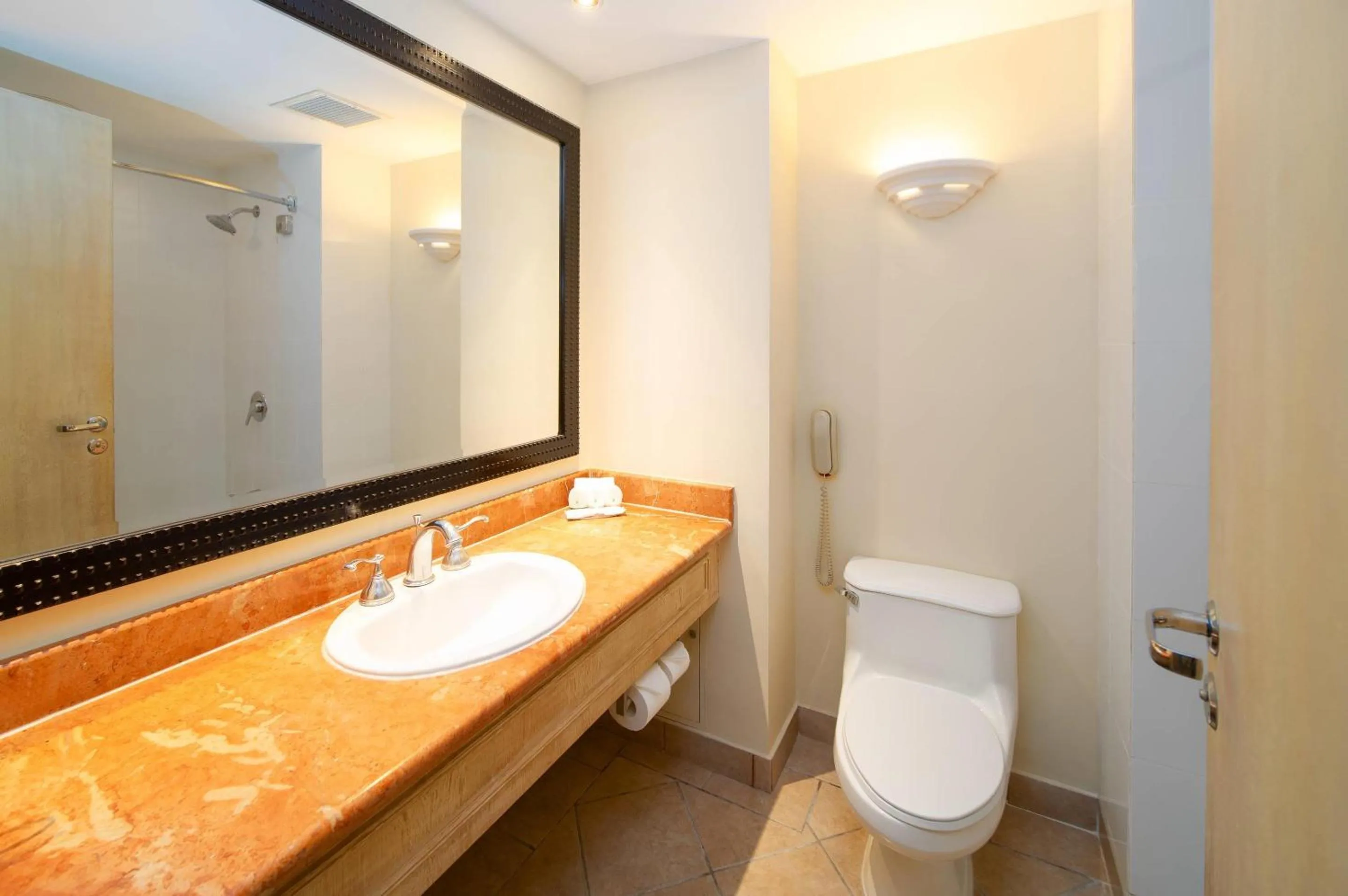 Bedroom in Quality Hotel Real Aeropuerto San Salvador