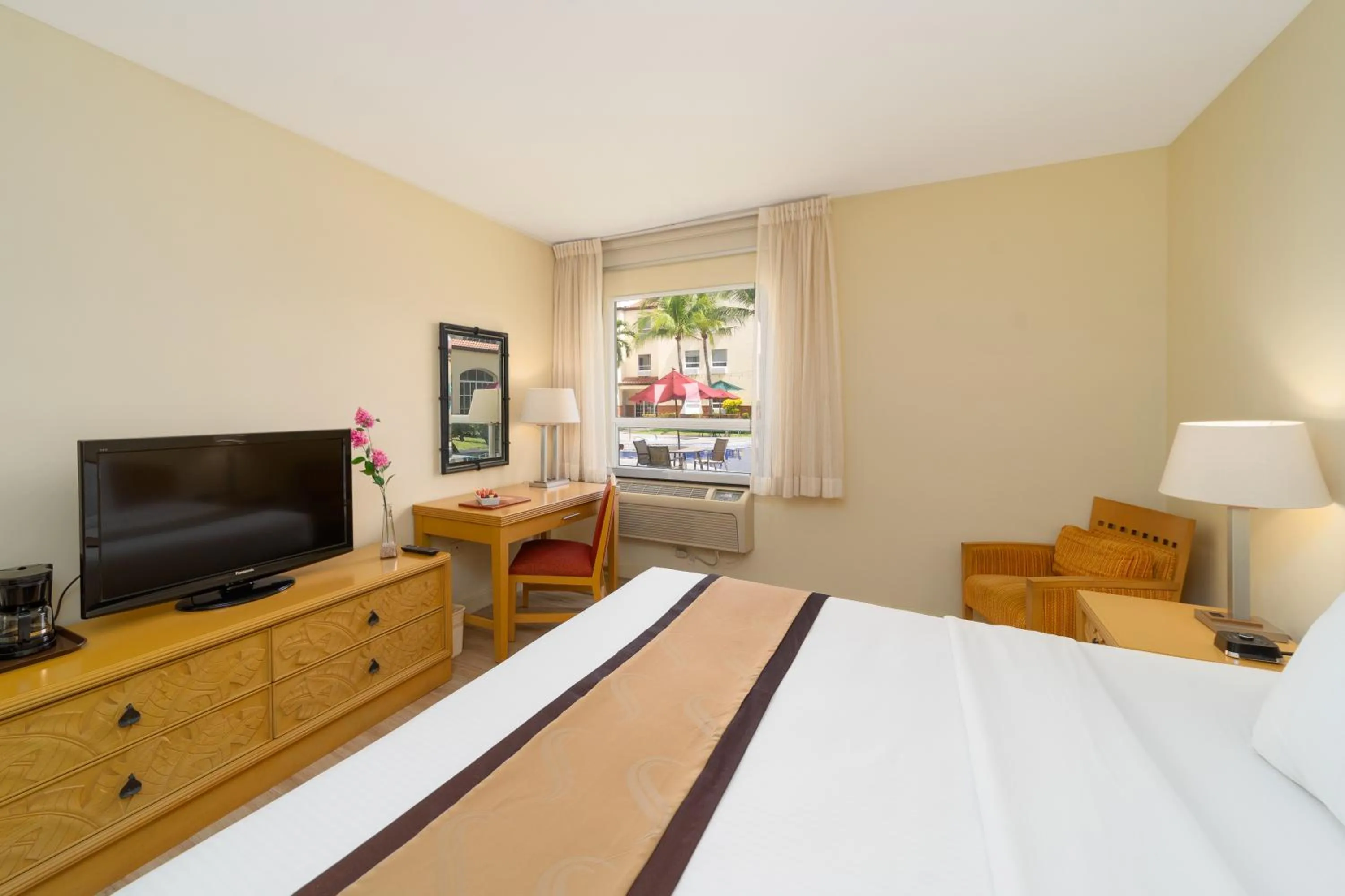 Bed in Quality Hotel Real Aeropuerto San Salvador