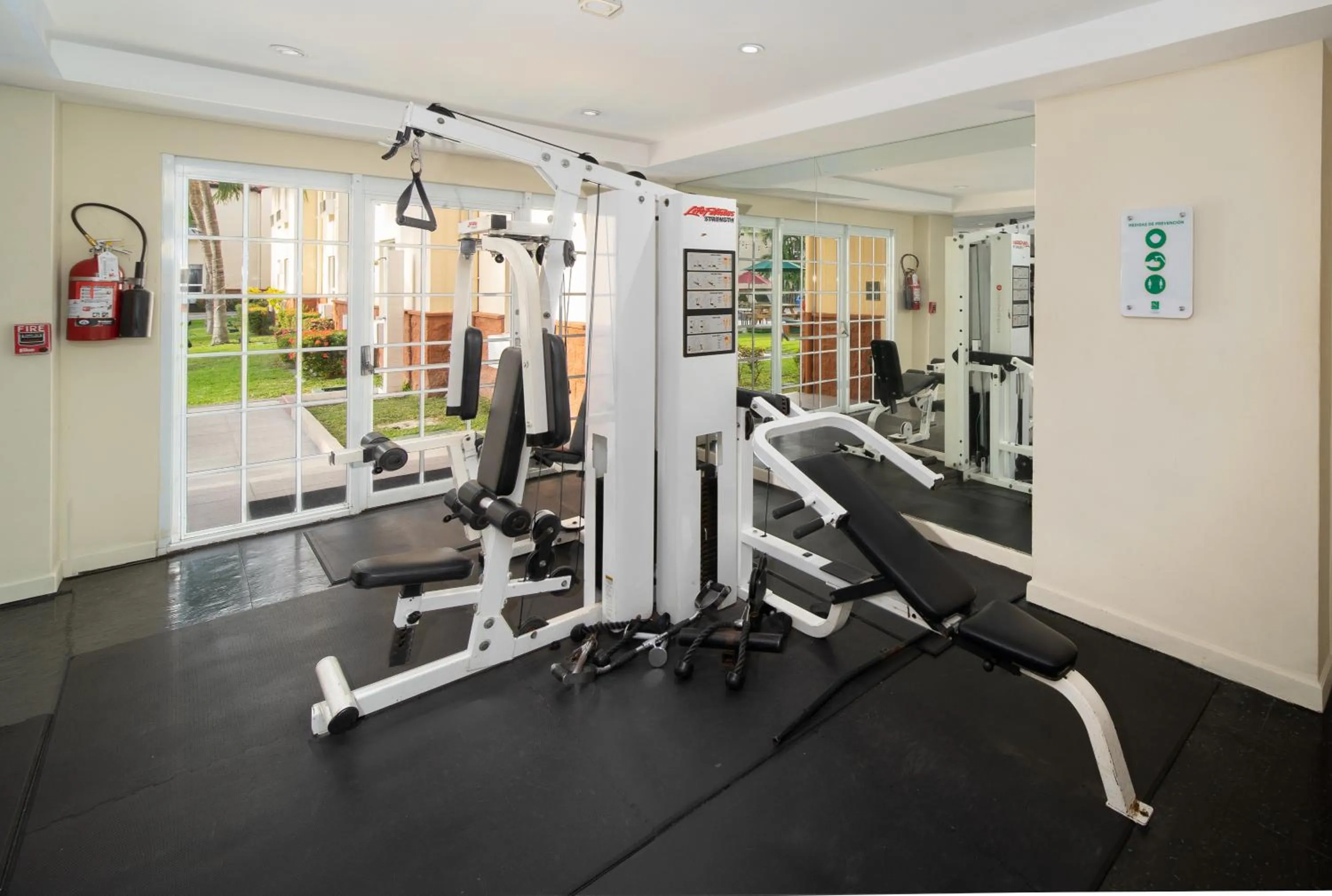 Fitness centre/facilities in Quality Hotel Real Aeropuerto San Salvador