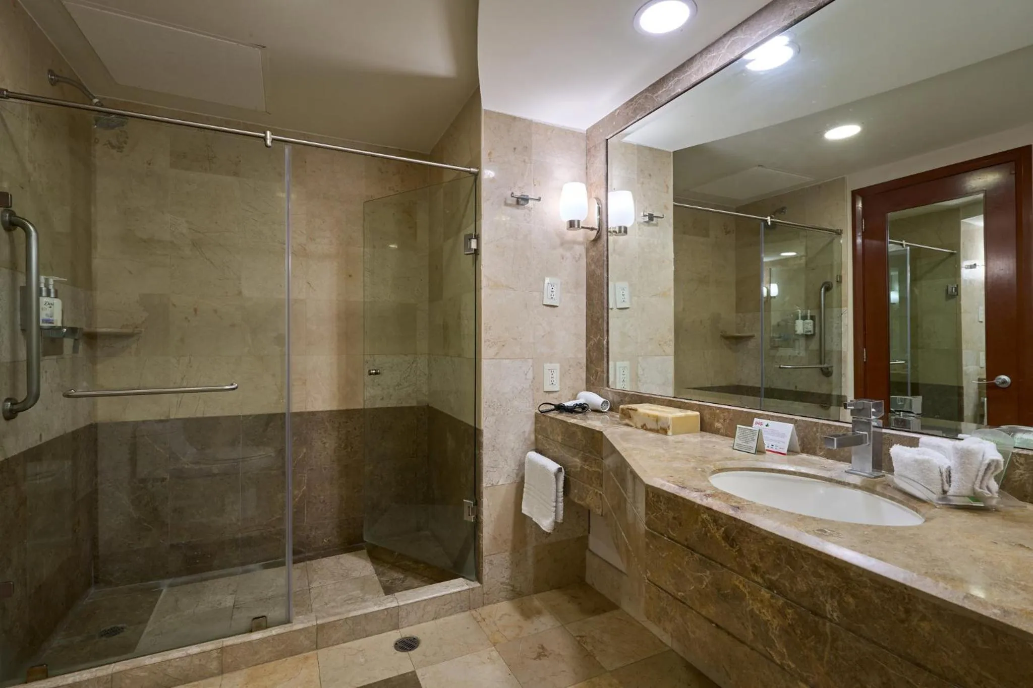Bathroom in Holiday Inn Tuxtla Gutierrez by IHG