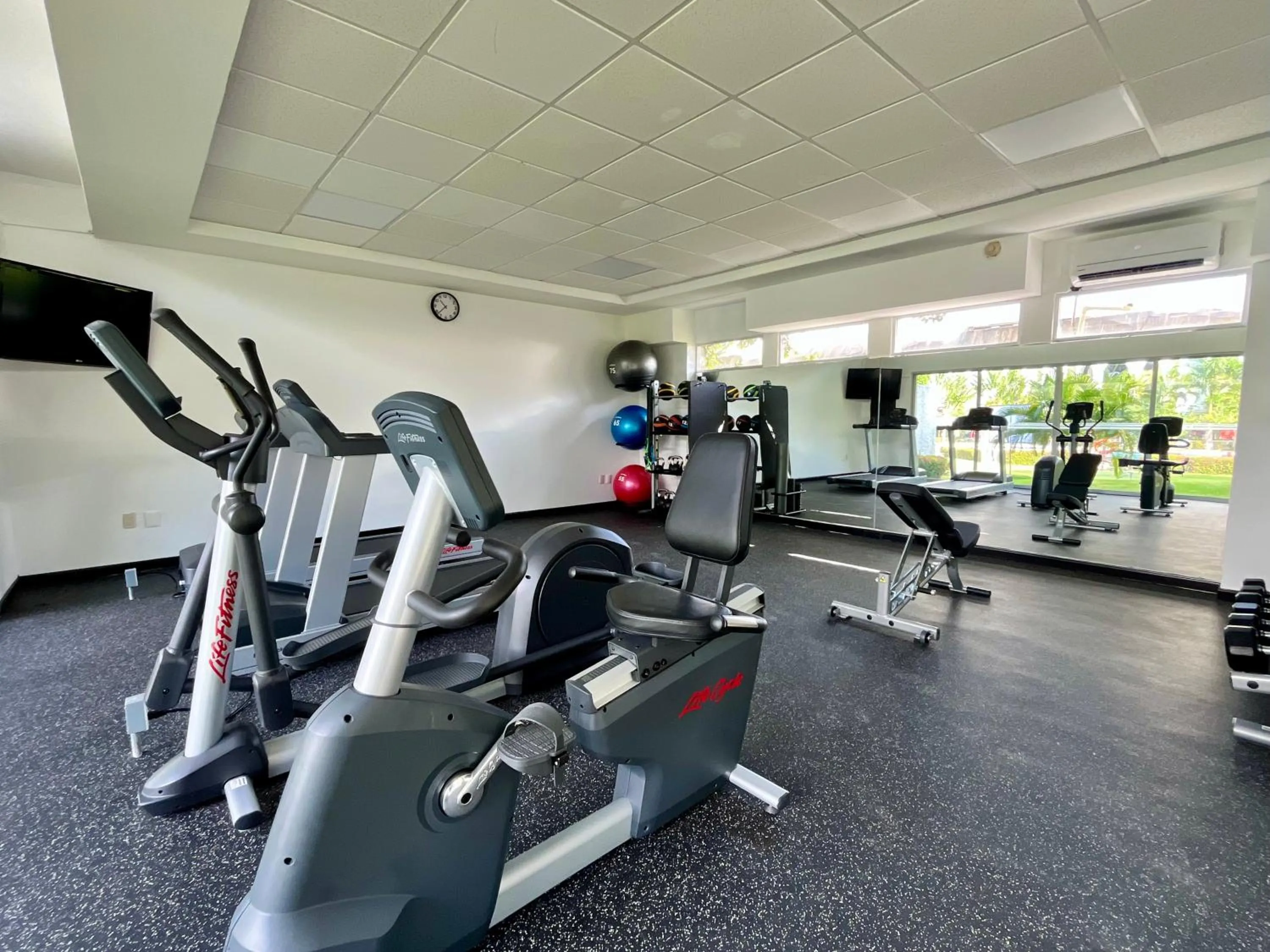 Fitness centre/facilities in Holiday Inn Tuxtla Gutierrez by IHG