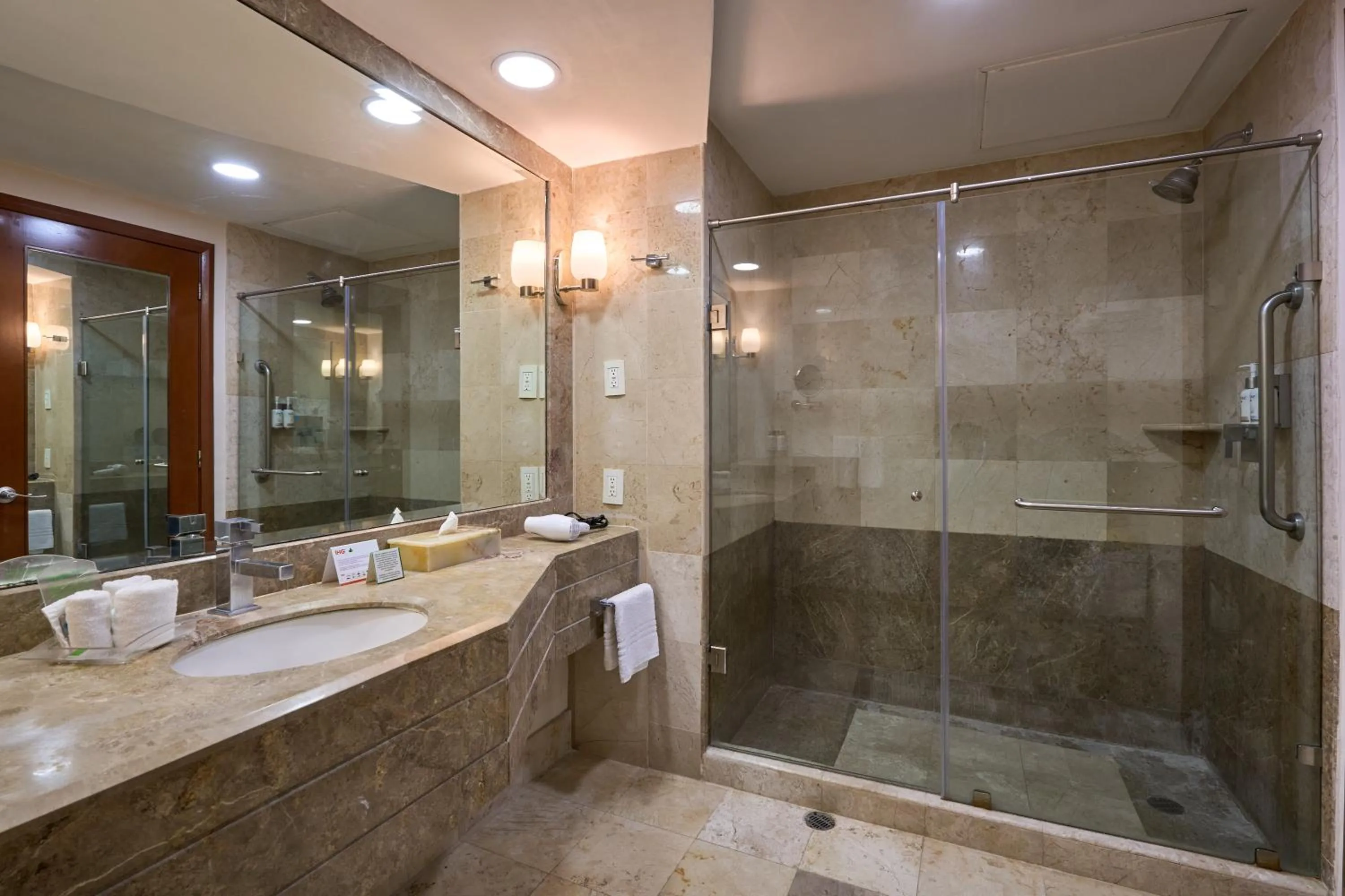 Bathroom in Holiday Inn Tuxtla Gutierrez by IHG