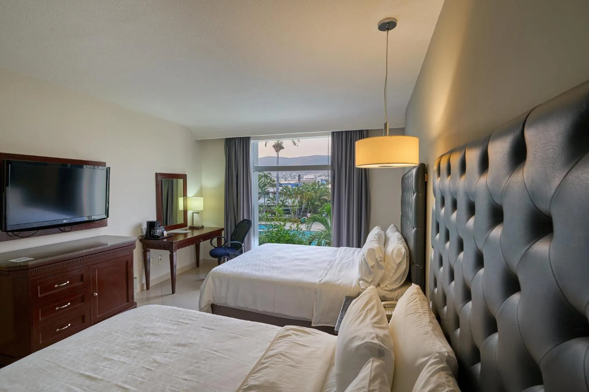 Photo of the whole room, Bed in Holiday Inn Tuxtla Gutierrez by IHG