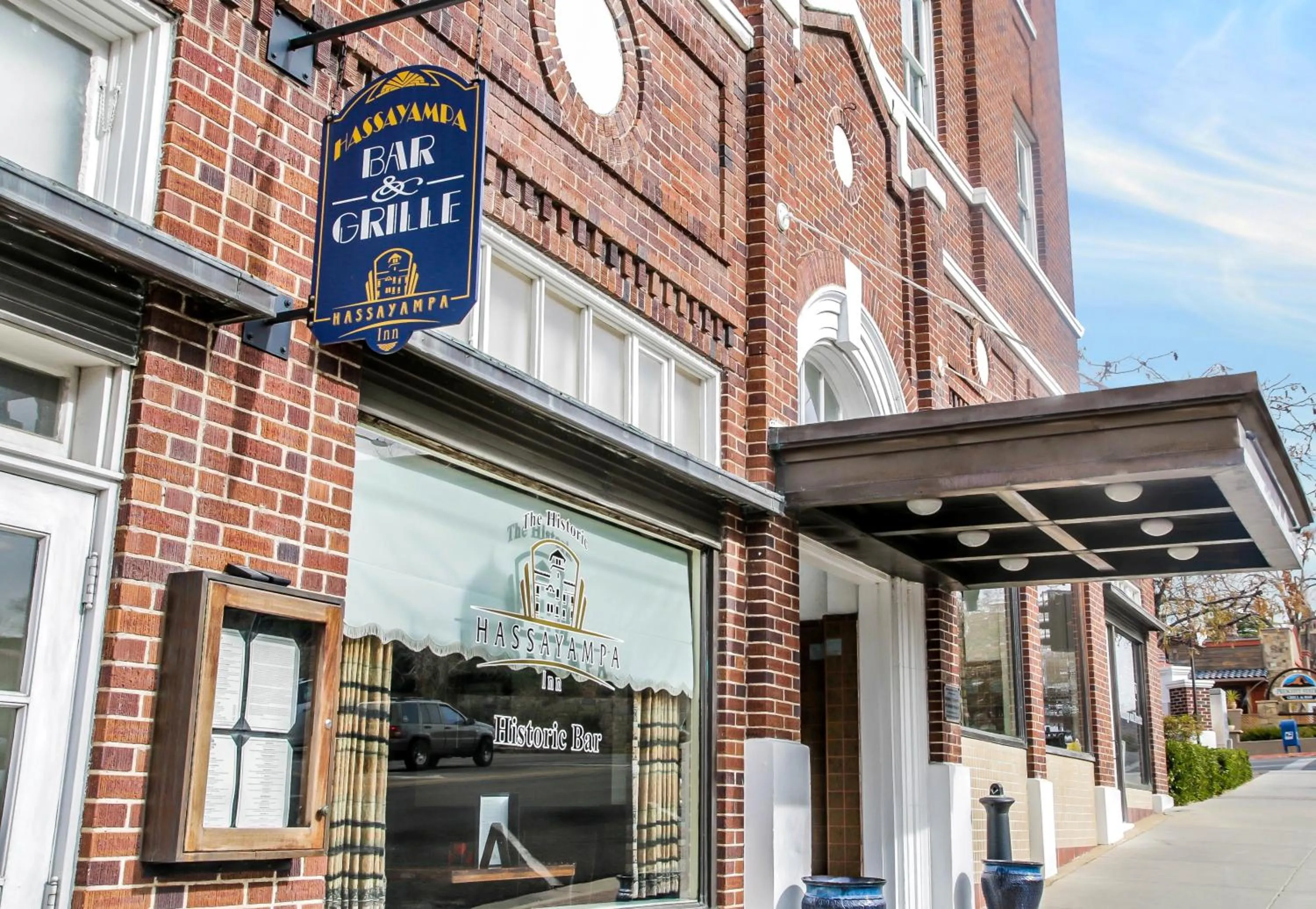 Facade/entrance in Hassayampa Inn