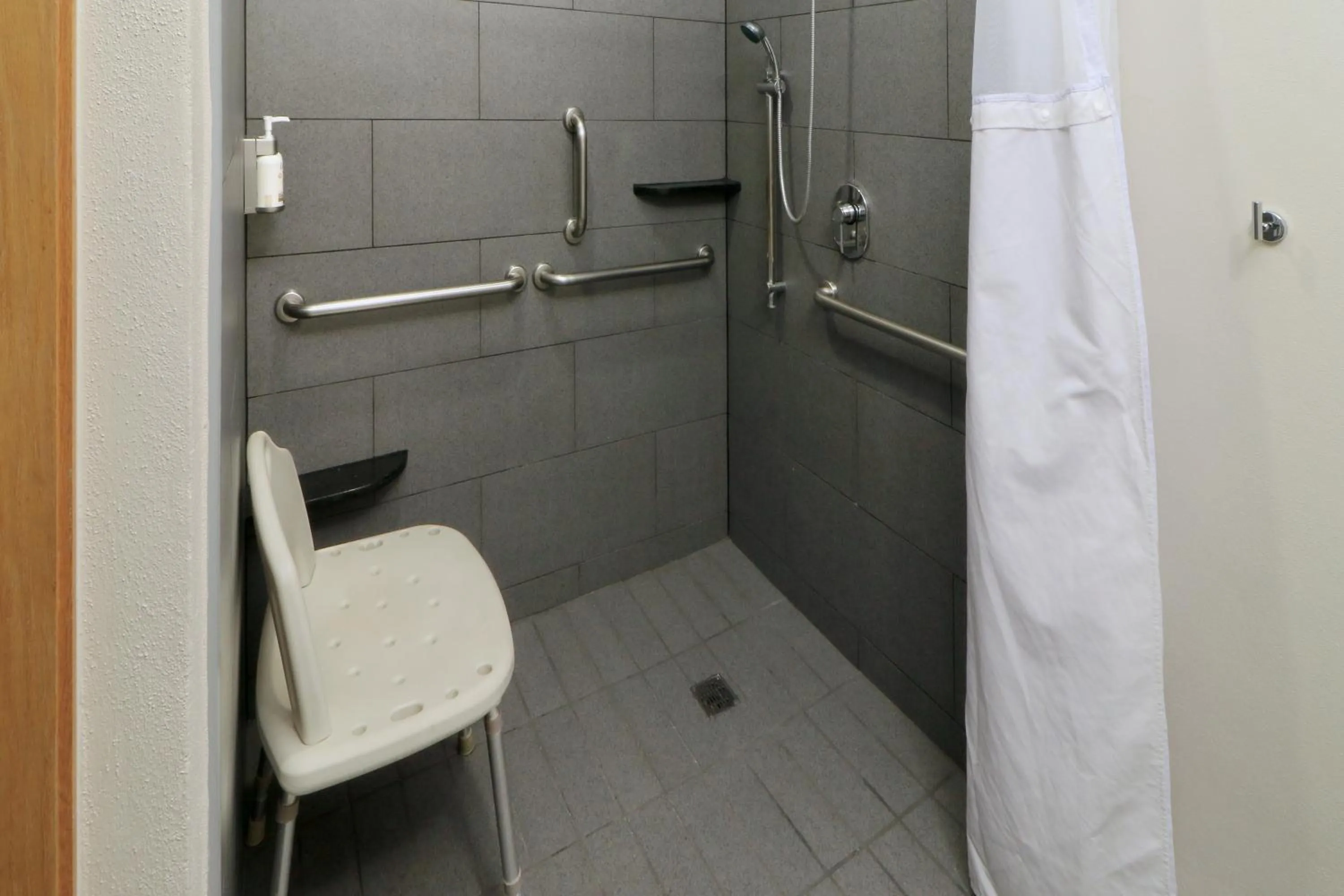 Bathroom in Holiday Inn Express Manzanillo by IHG