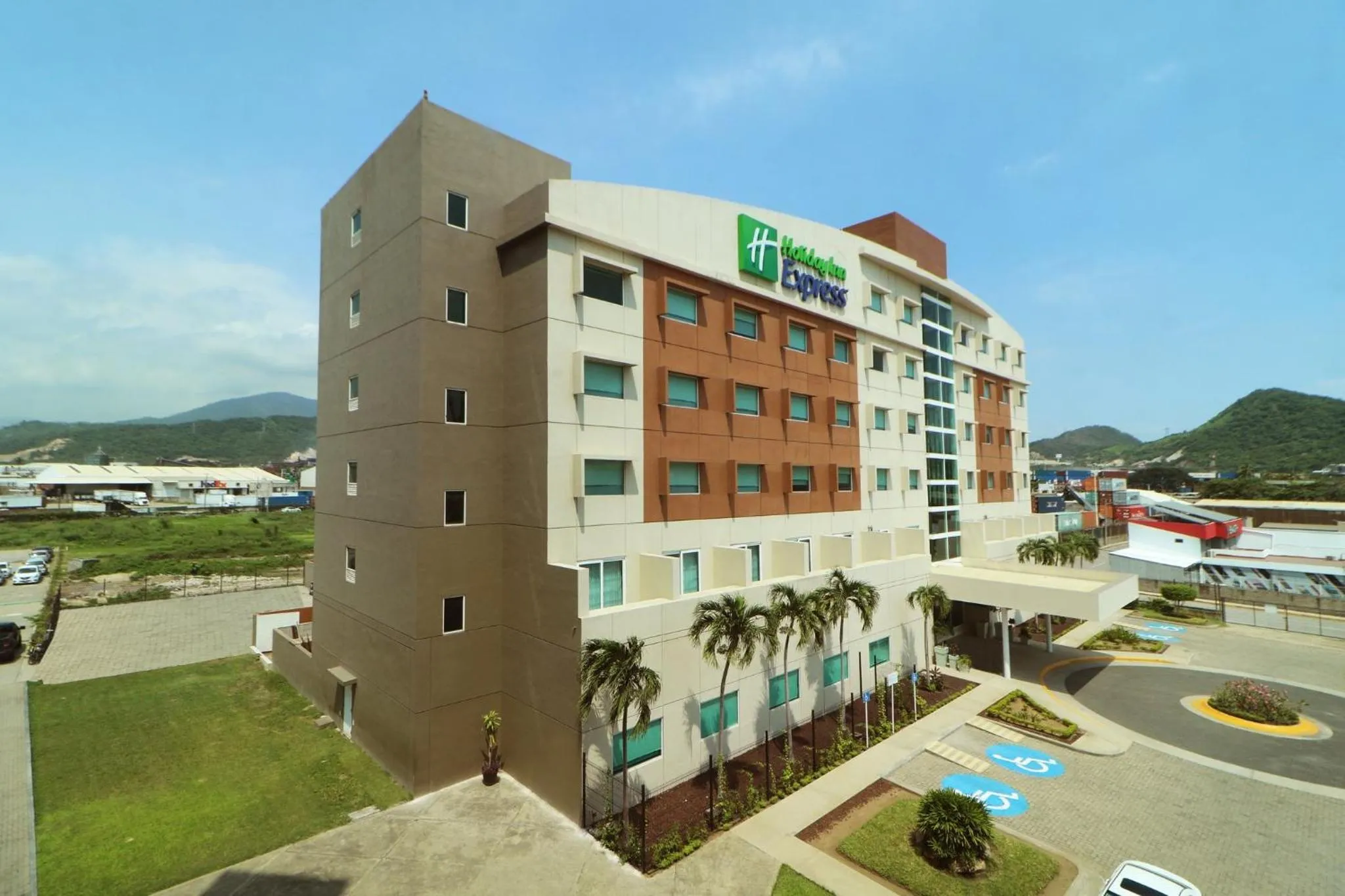 Property building in Holiday Inn Express Manzanillo by IHG