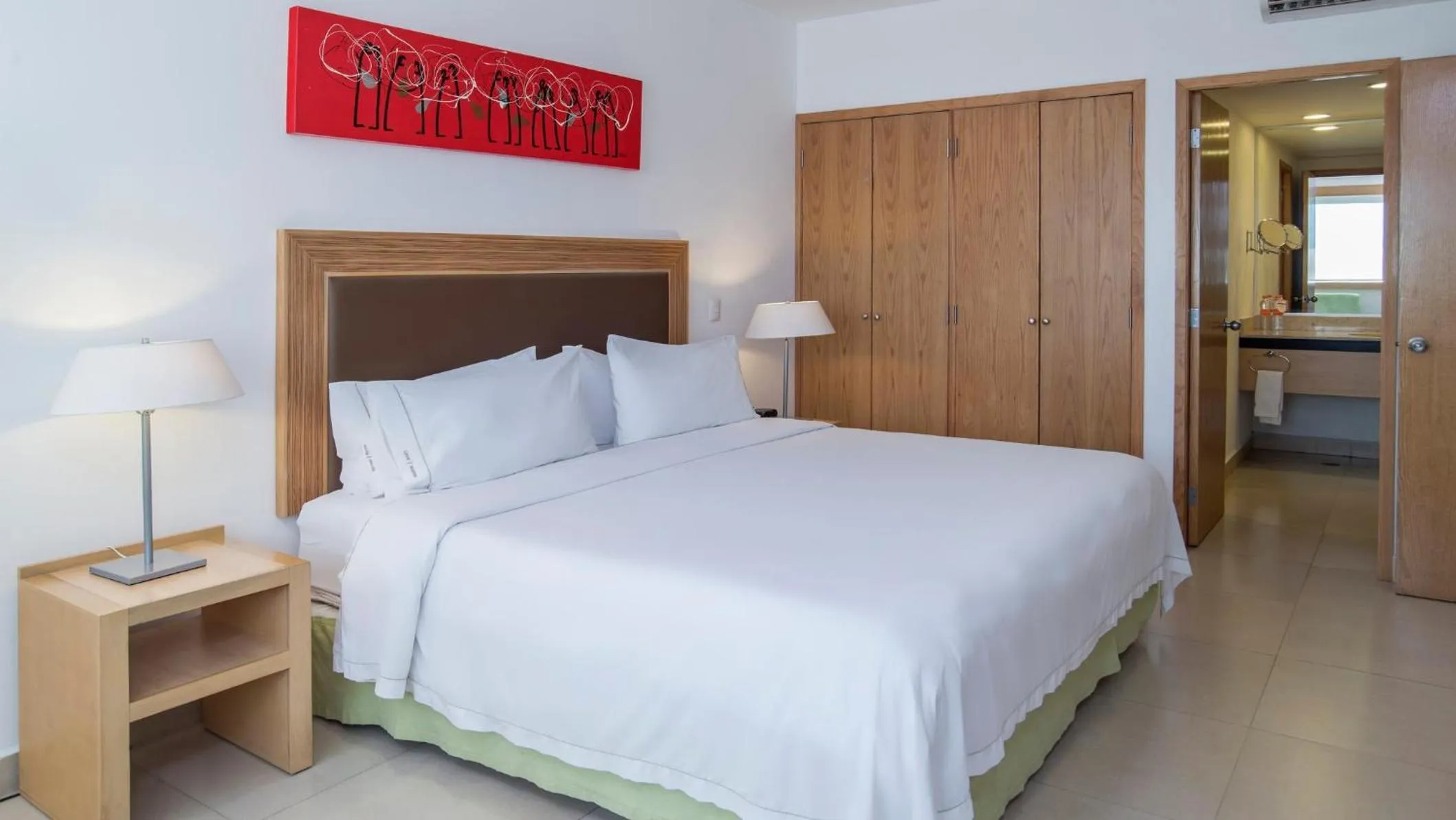 Photo of the whole room, Bed in Holiday Inn Express Manzanillo by IHG