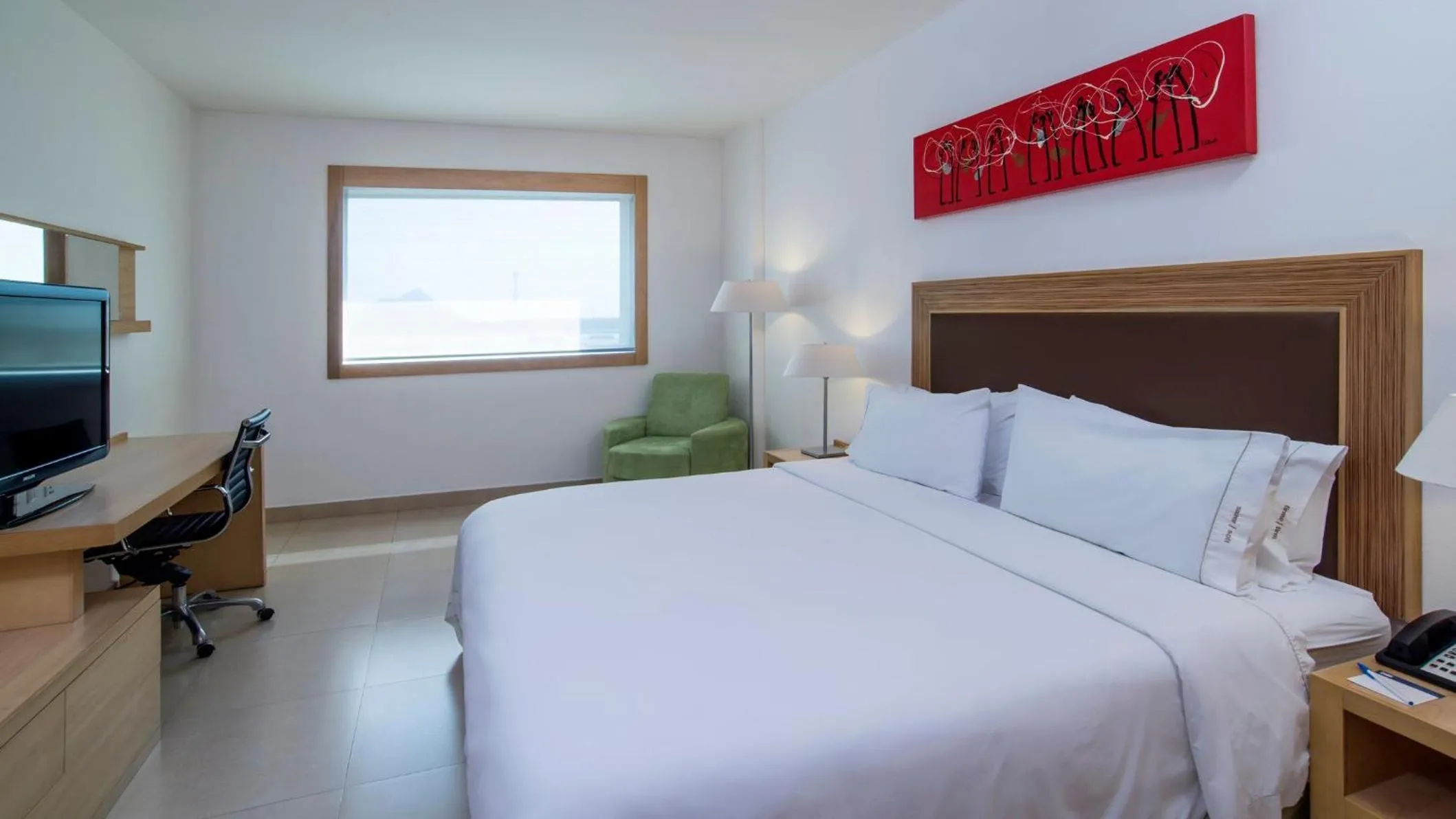 Photo of the whole room, Bed in Holiday Inn Express Manzanillo by IHG