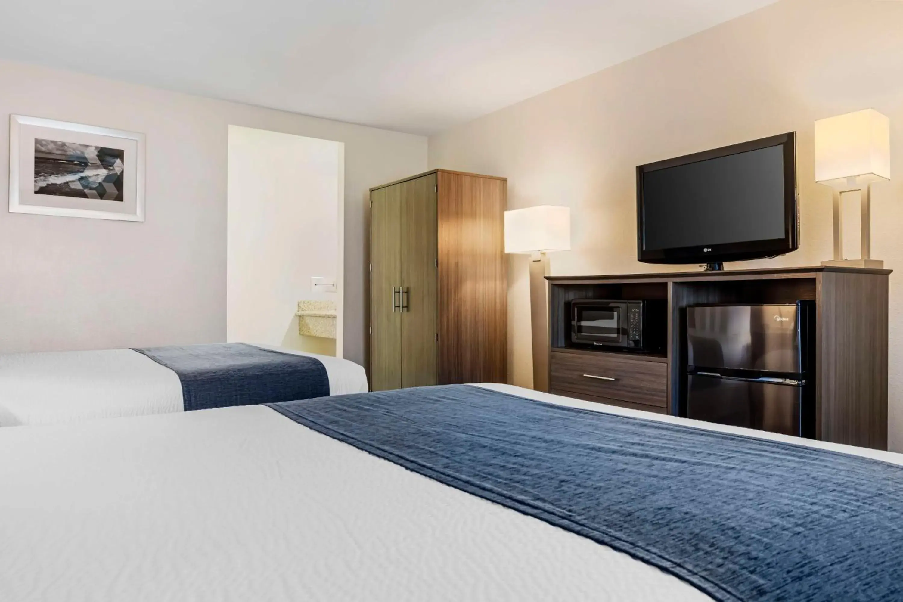 Queen Room with Two Queen Beds - Disability Access/Non-Smoking in Best Western Santee Lodge Queen Room with Two Queen Beds - Disability Access/Non-Smoking in Best Western Santee Lodge
