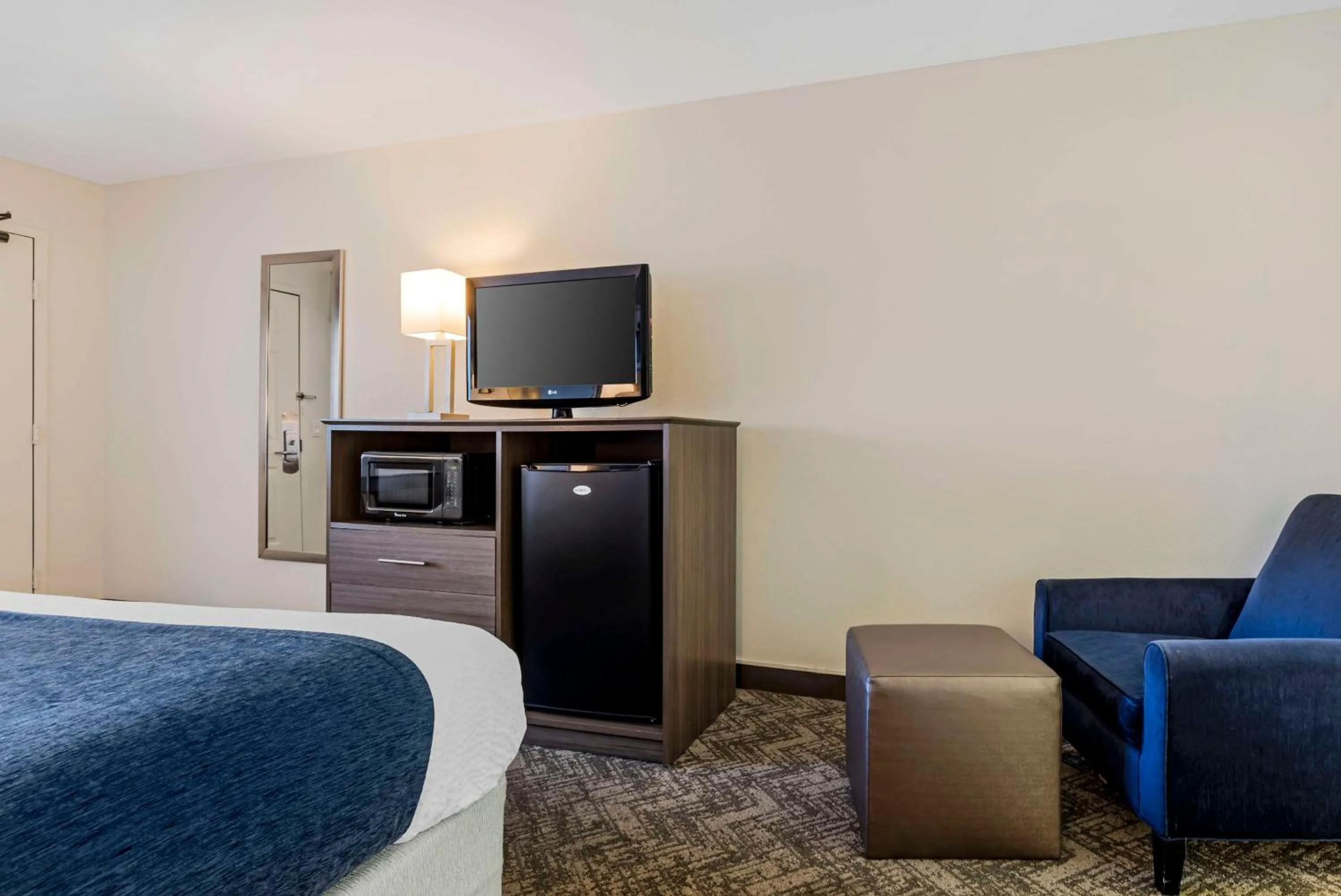 Bedroom in Best Western Santee Lodge