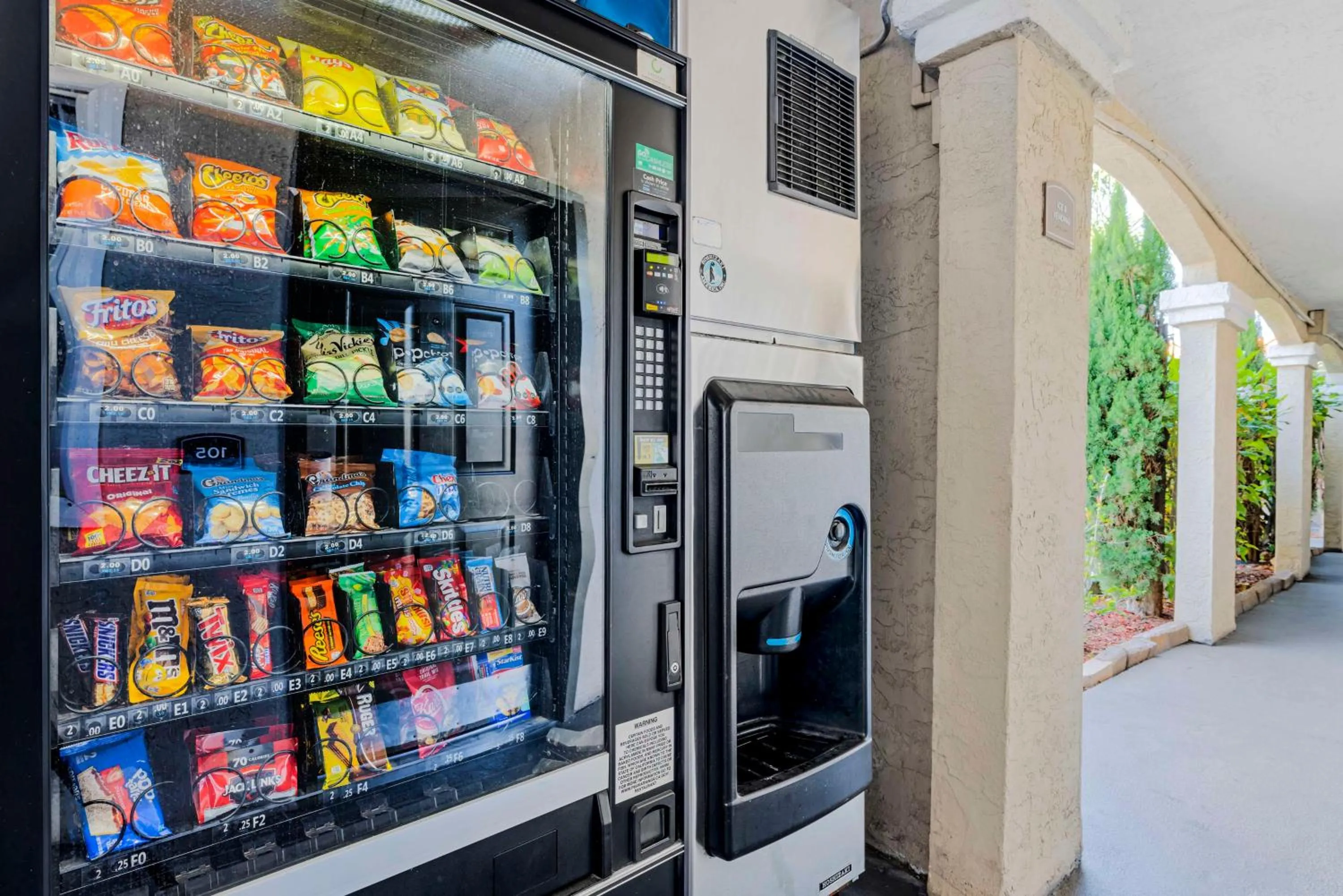 Property building in Best Western Santee Lodge