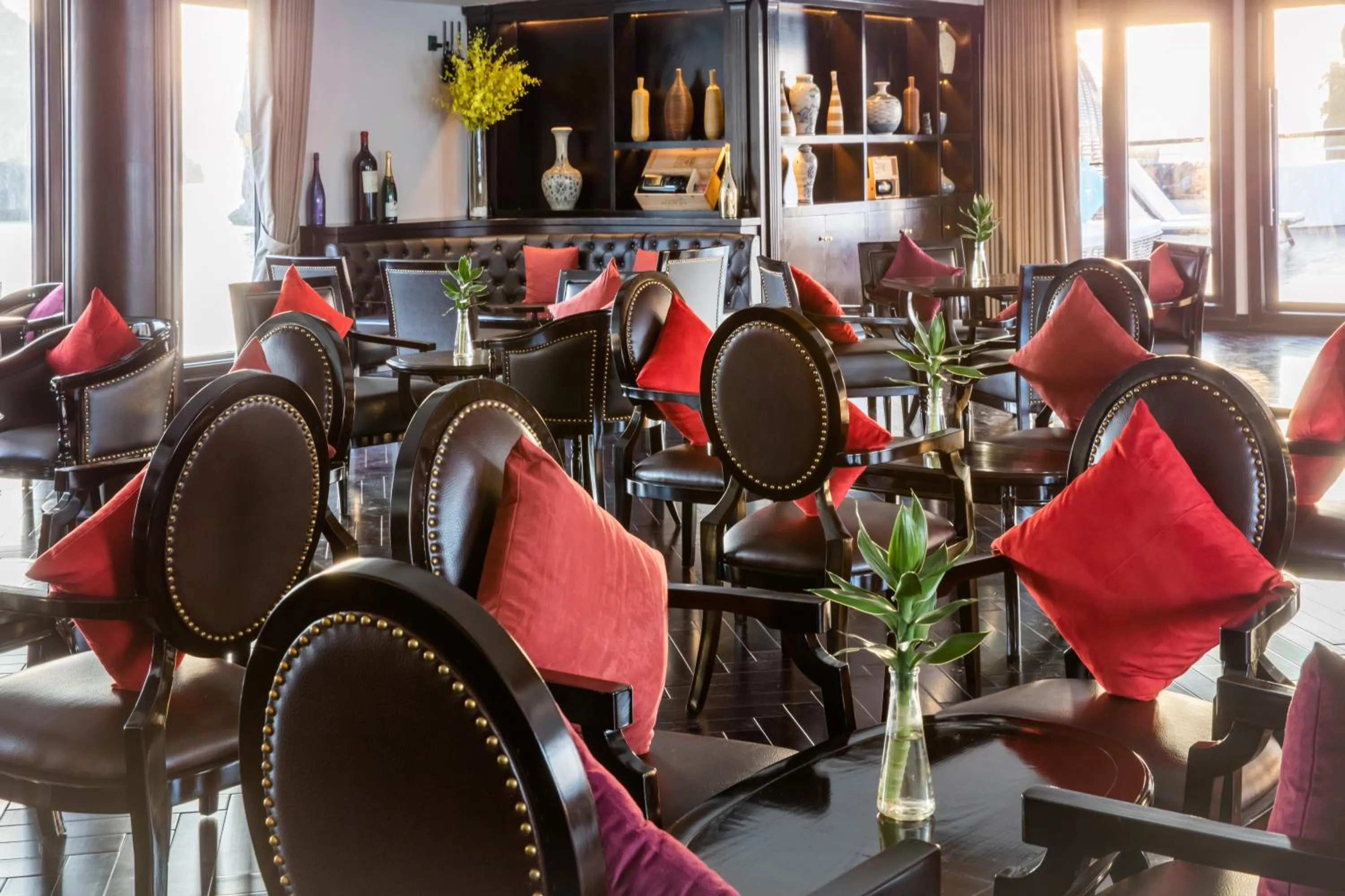 Nightclub / DJ in Ambassador Cruise Halong Bay