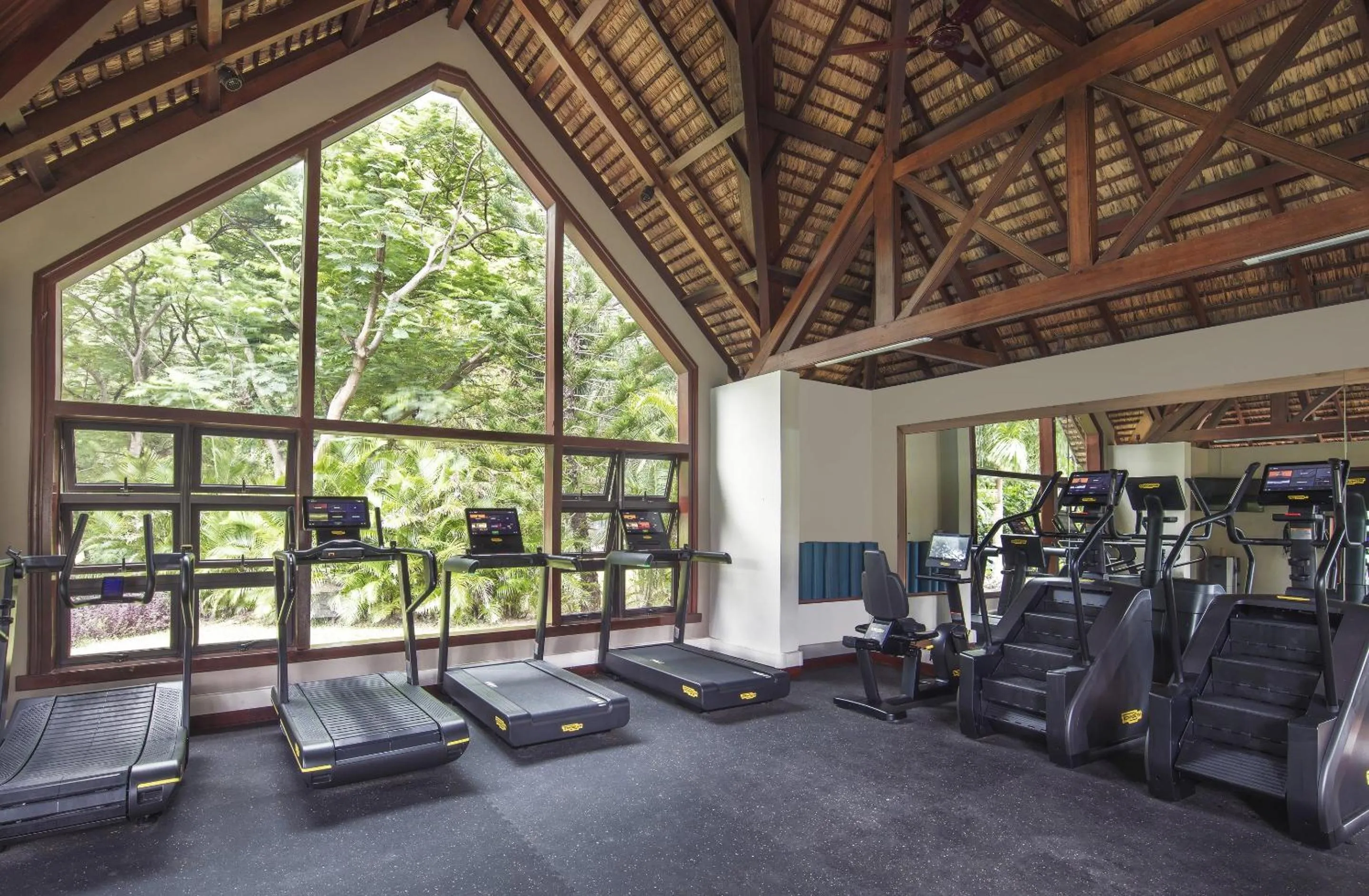 Fitness centre/facilities in Dinarobin Beachcomber Golf Resort & Spa