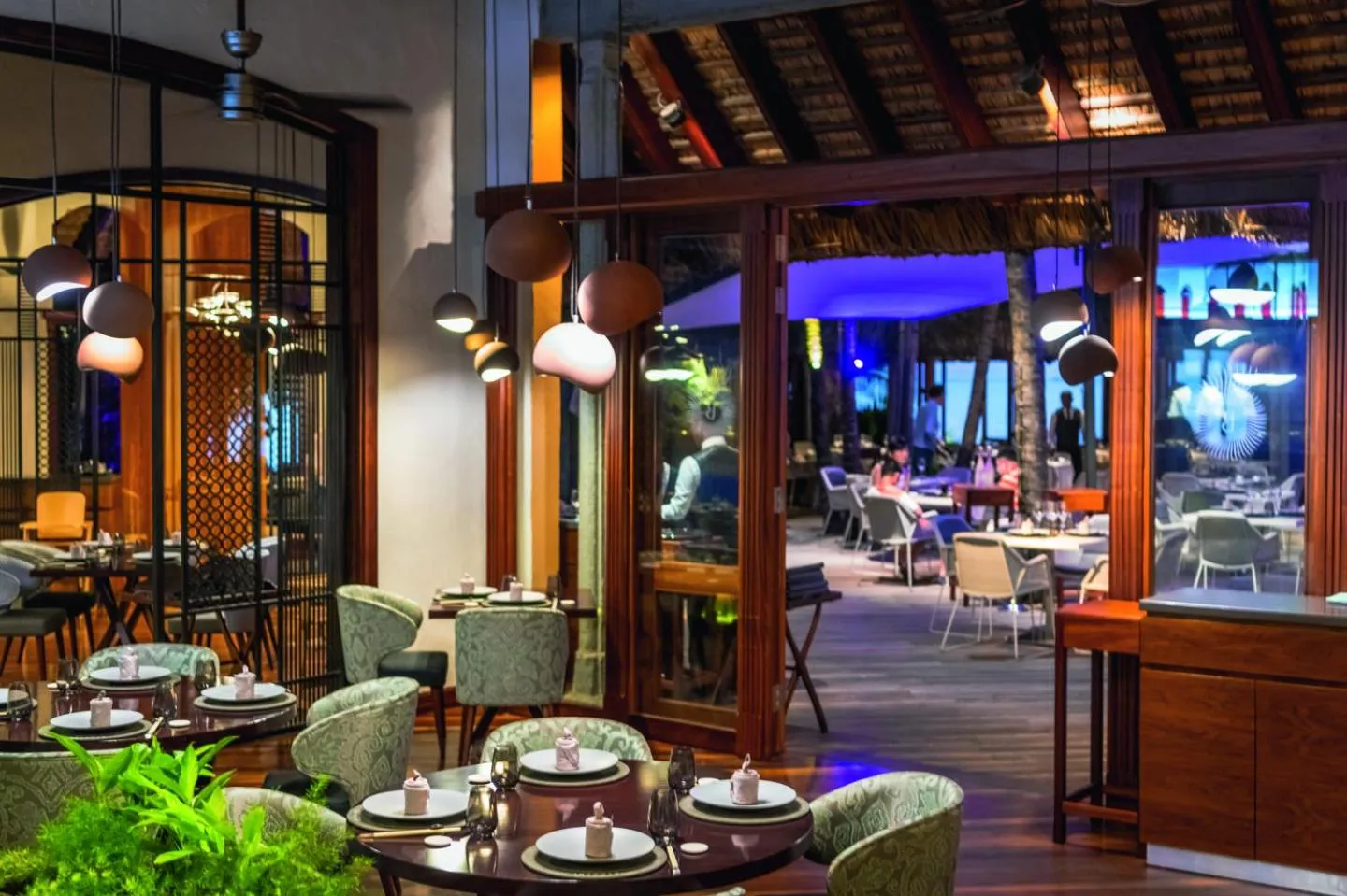 Restaurant/places to eat in Dinarobin Beachcomber Golf Resort & Spa
