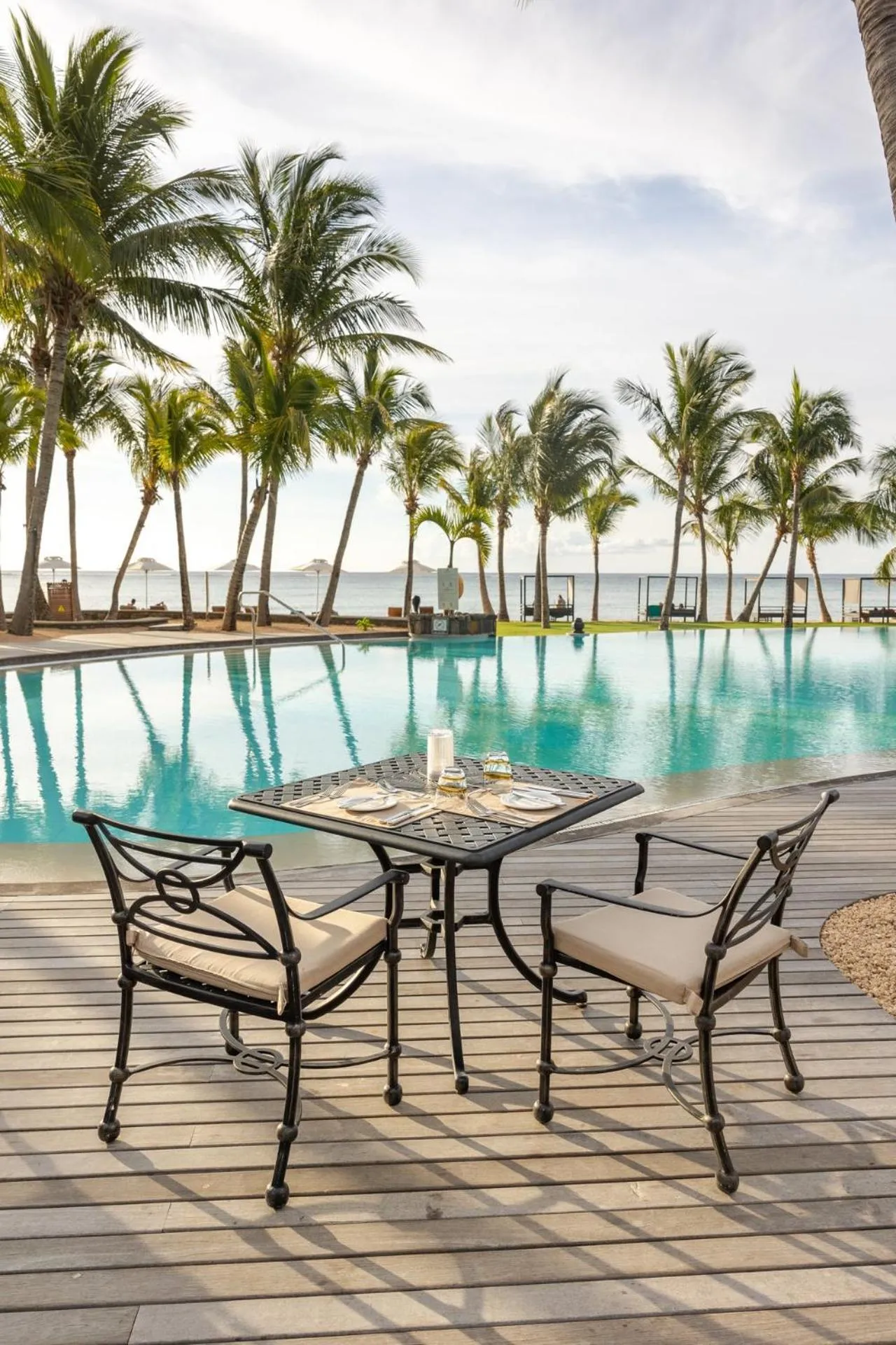 Restaurant/places to eat in Dinarobin Beachcomber Golf Resort & Spa