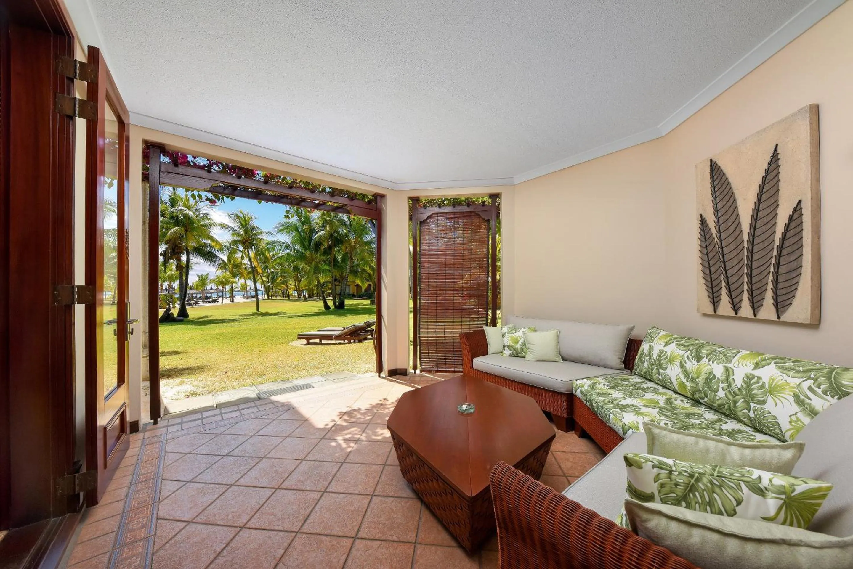 Day in Dinarobin Beachcomber Golf Resort & Spa