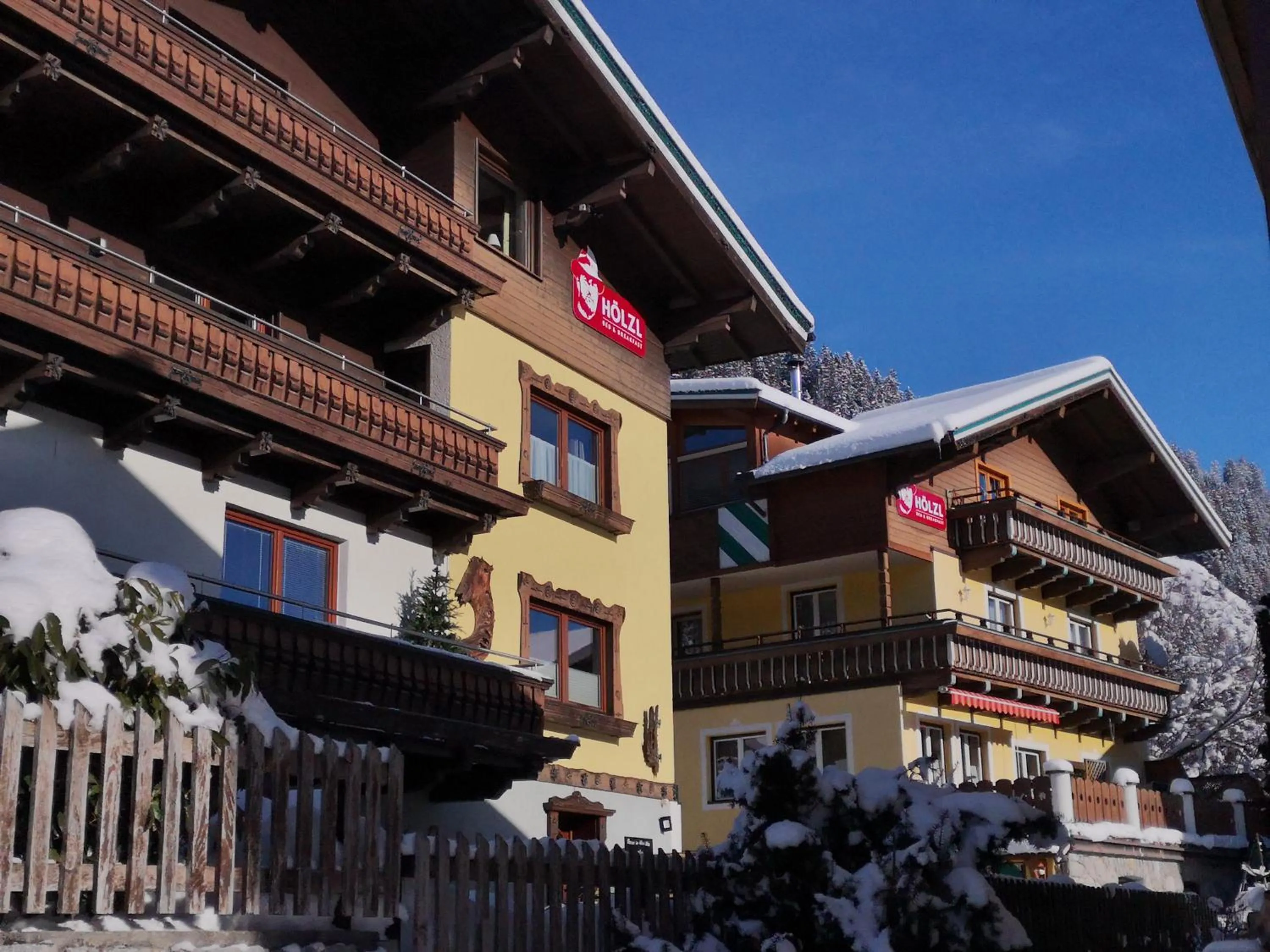 Property building in Hölzl Bed & Breakfast