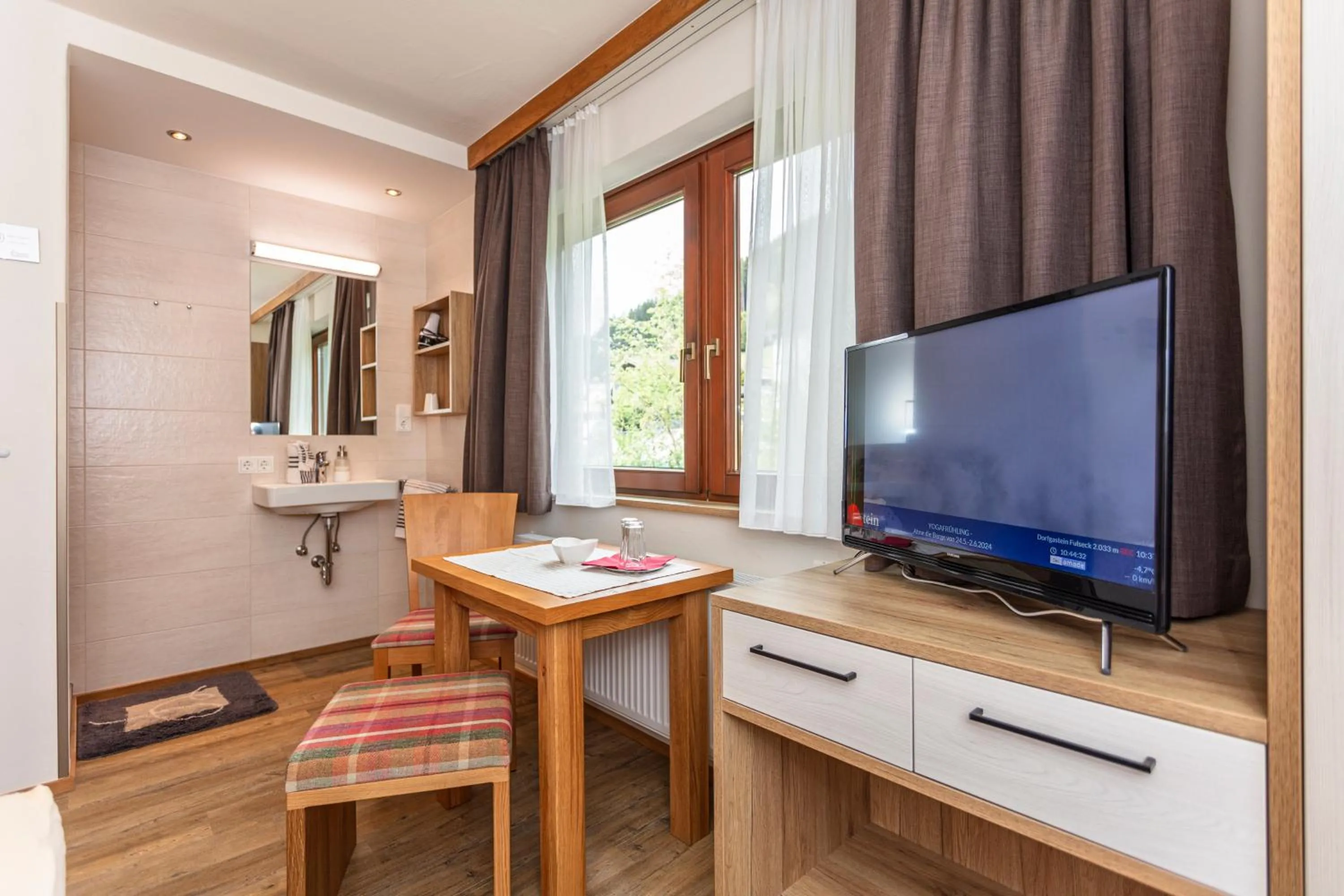 Hölzl Bed & Breakfast