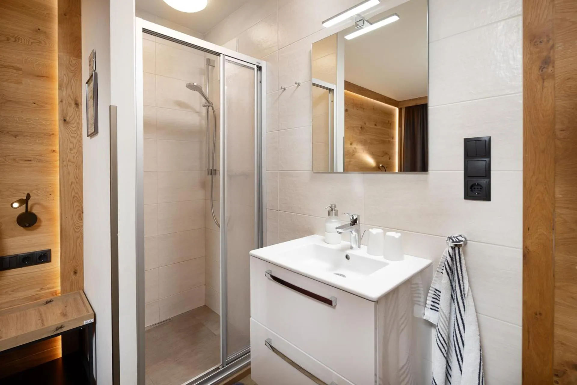 Bathroom in Hölzl Bed & Breakfast