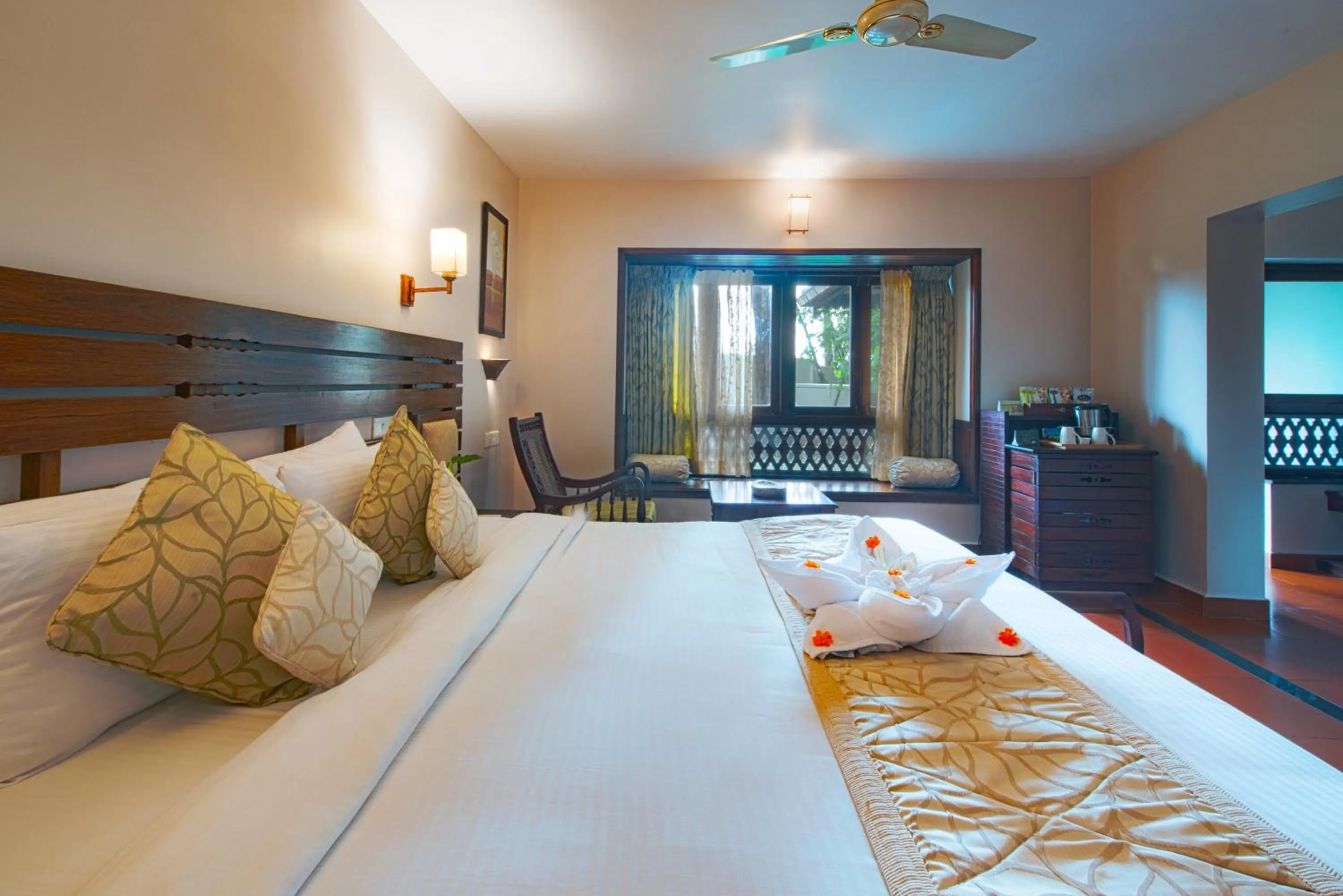 Bed in Greenwoods Resort, Thekkady
