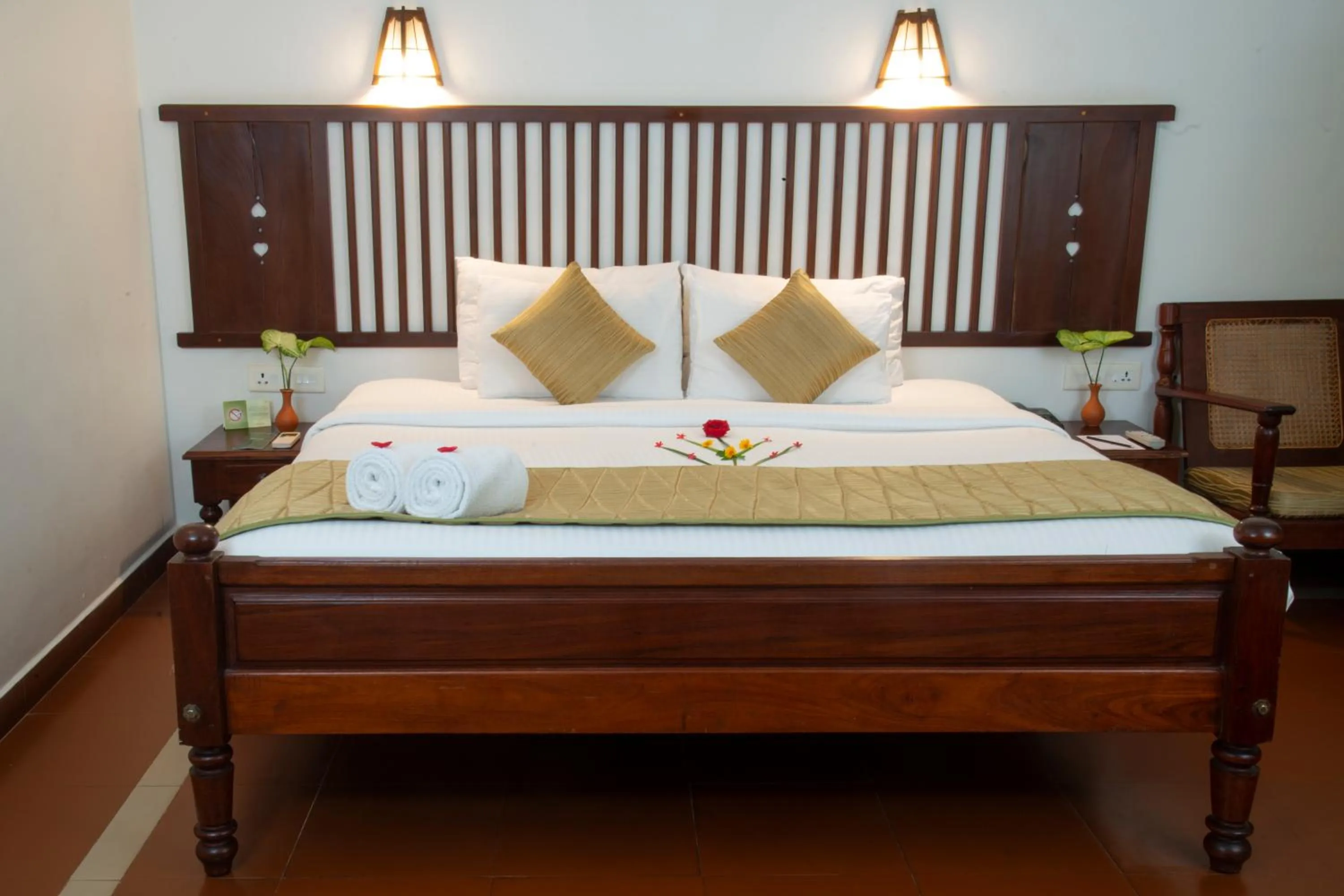 Bed in Greenwoods Resort, Thekkady