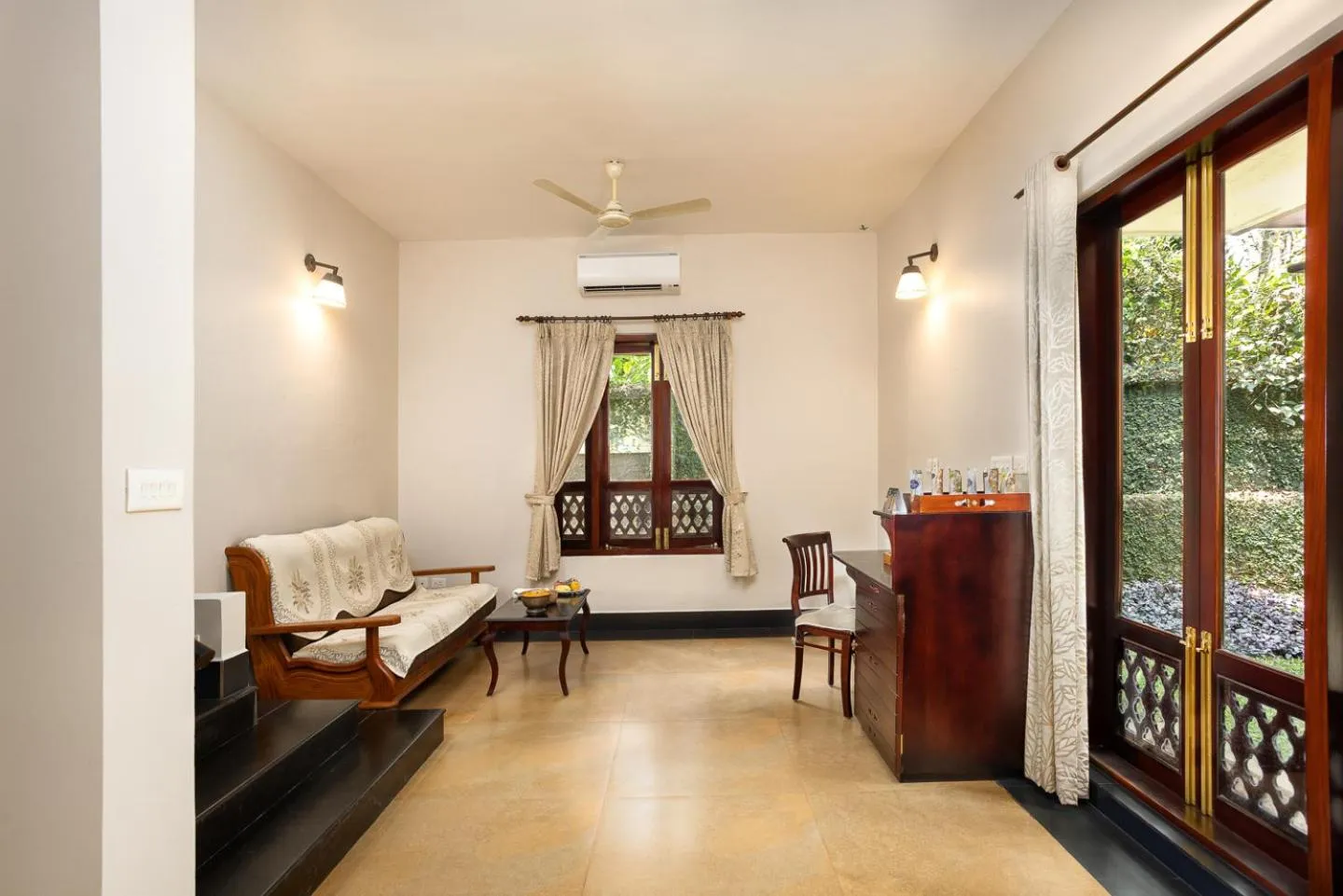 Living room in Greenwoods Resort, Thekkady