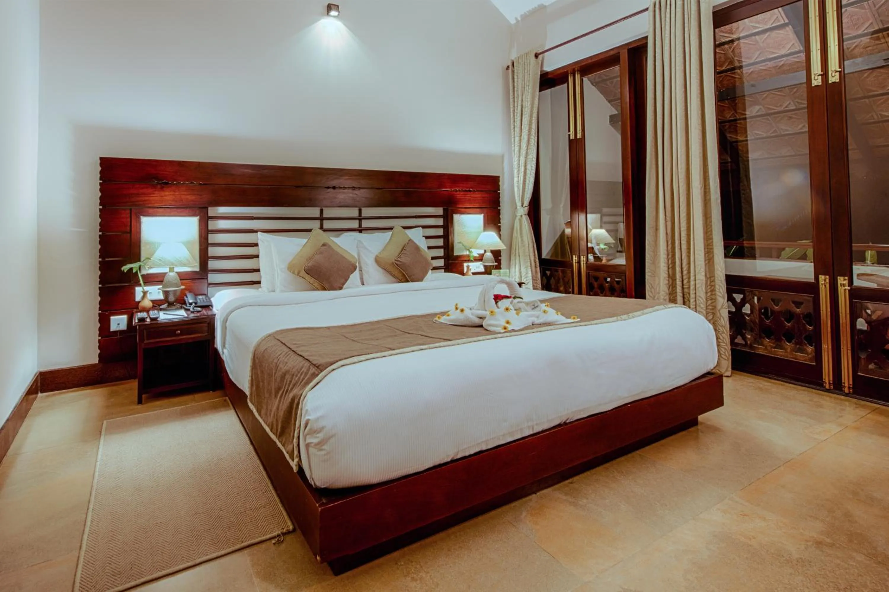 Bed in Greenwoods Resort, Thekkady