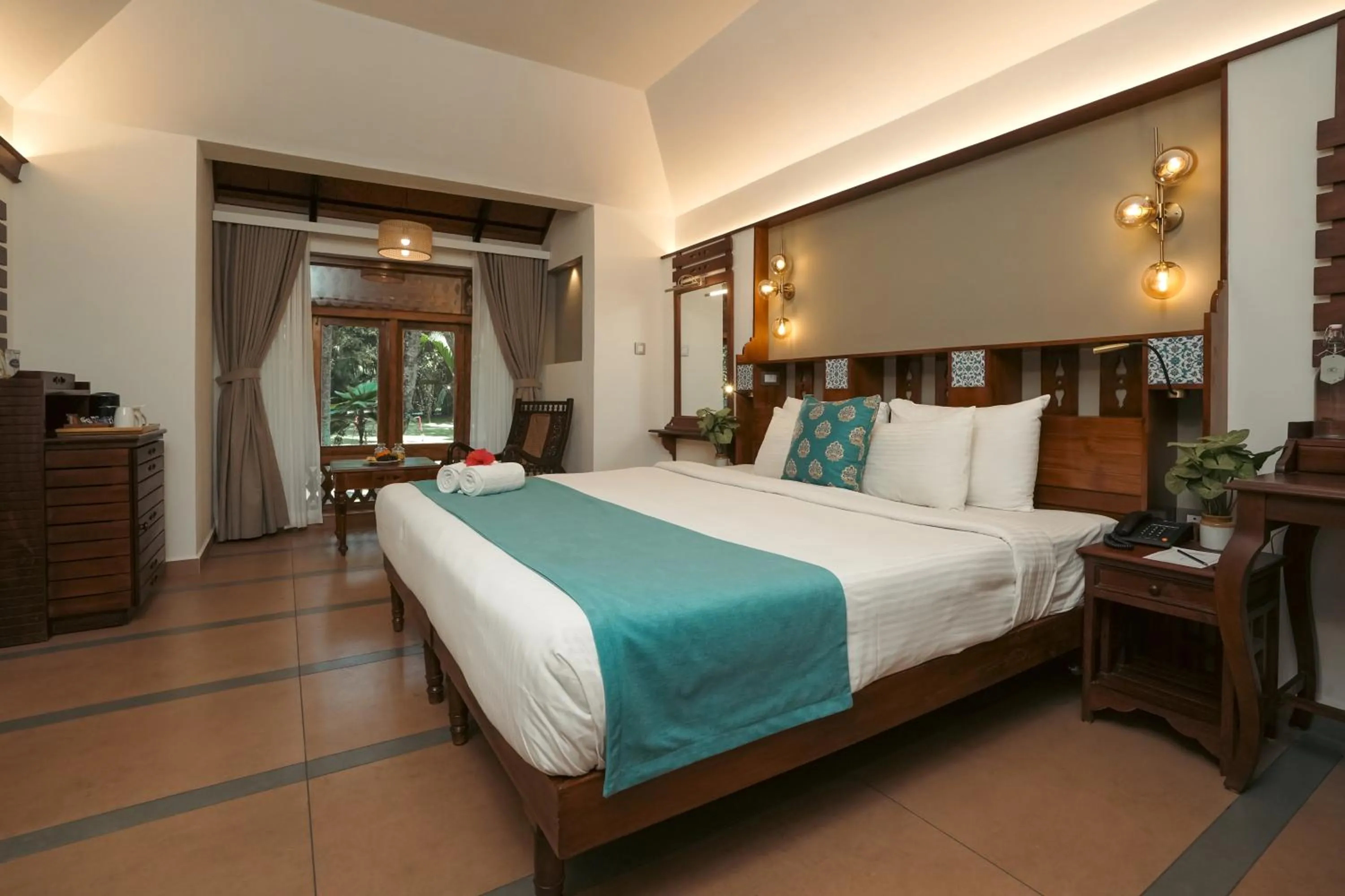 Bedroom, Bed in Greenwoods Resort, Thekkady