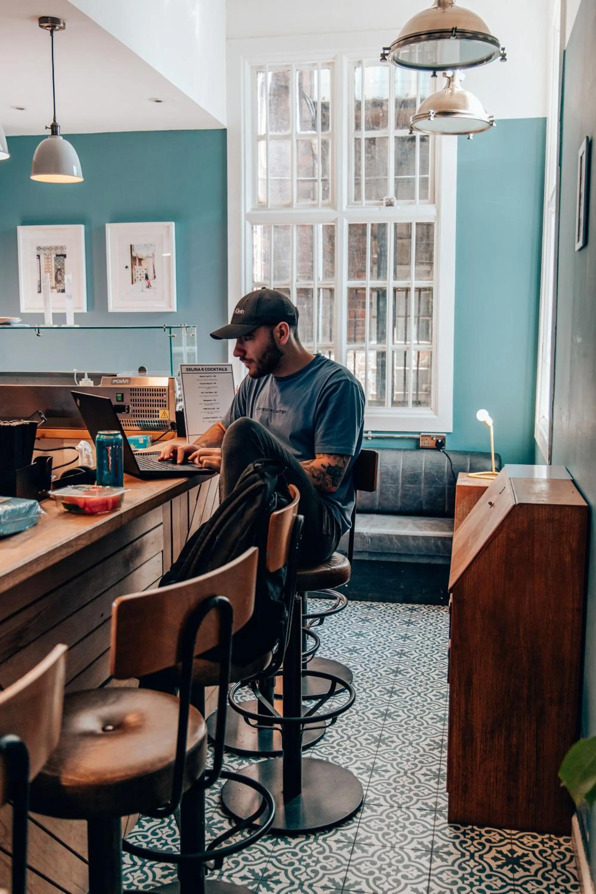 Communal lounge/ TV room in PH Hostel Birmingham