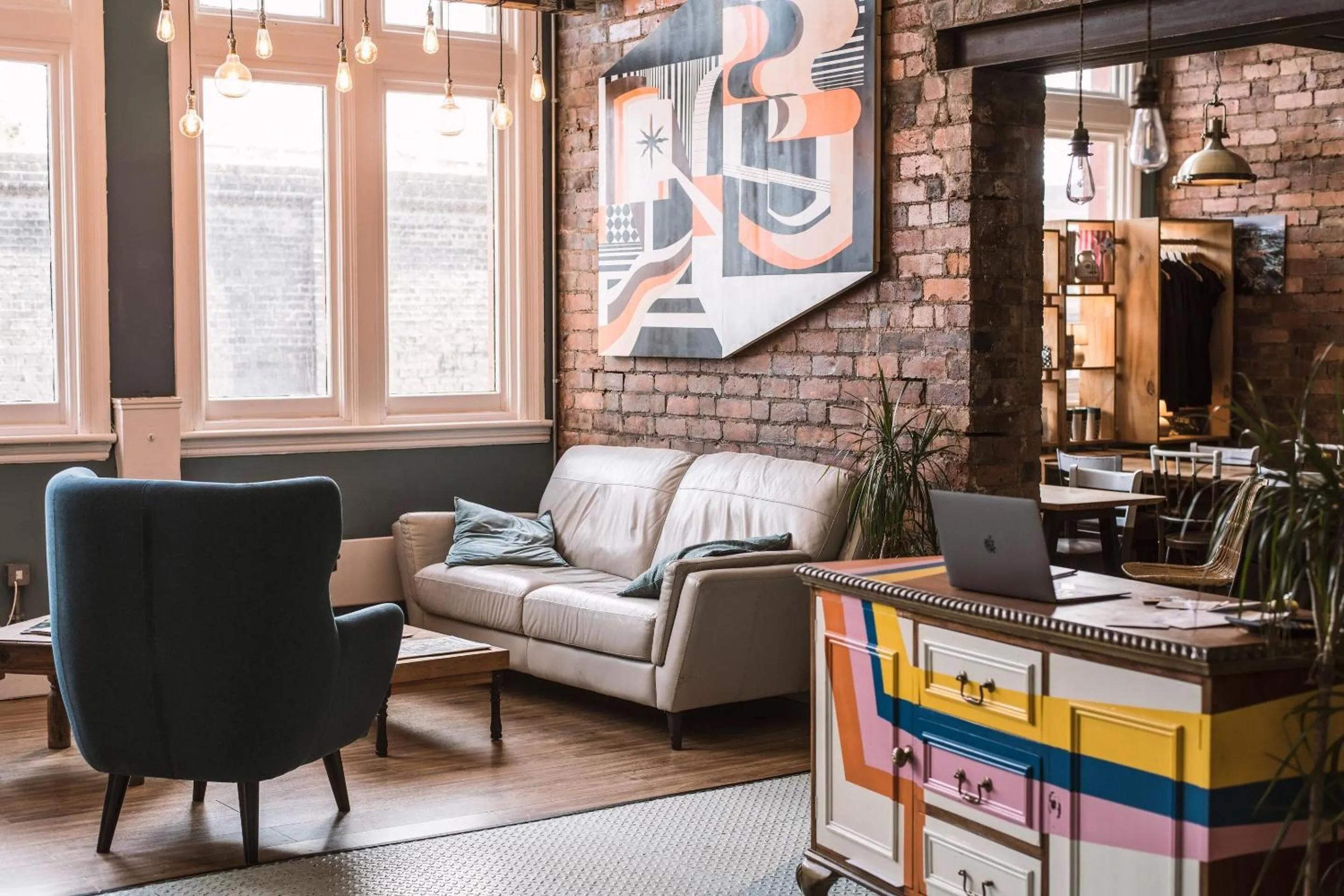 Communal lounge/ TV room in PH Hostel Birmingham