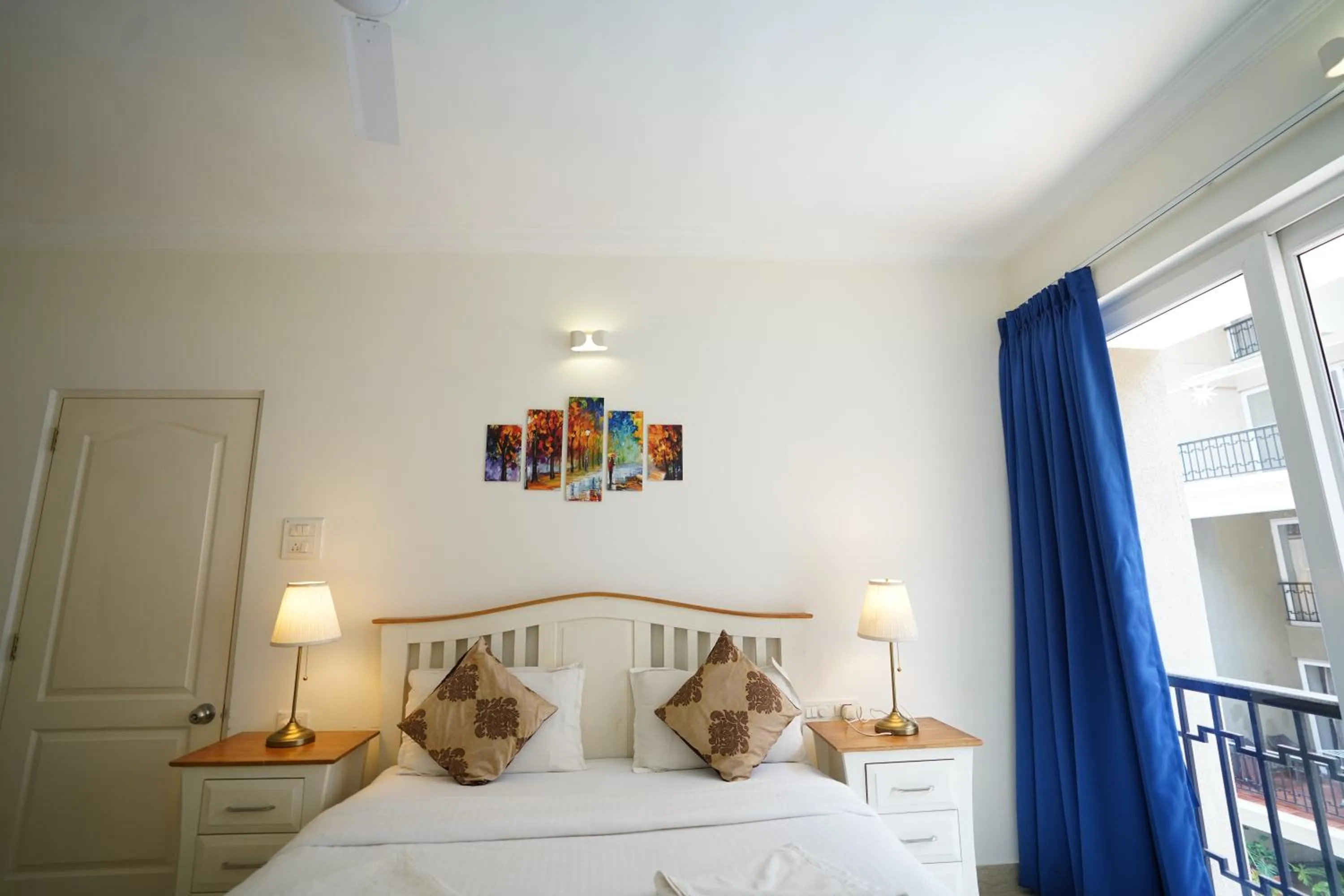 Bed in Bellagio Rezidencia 1 BHK Service Apartments