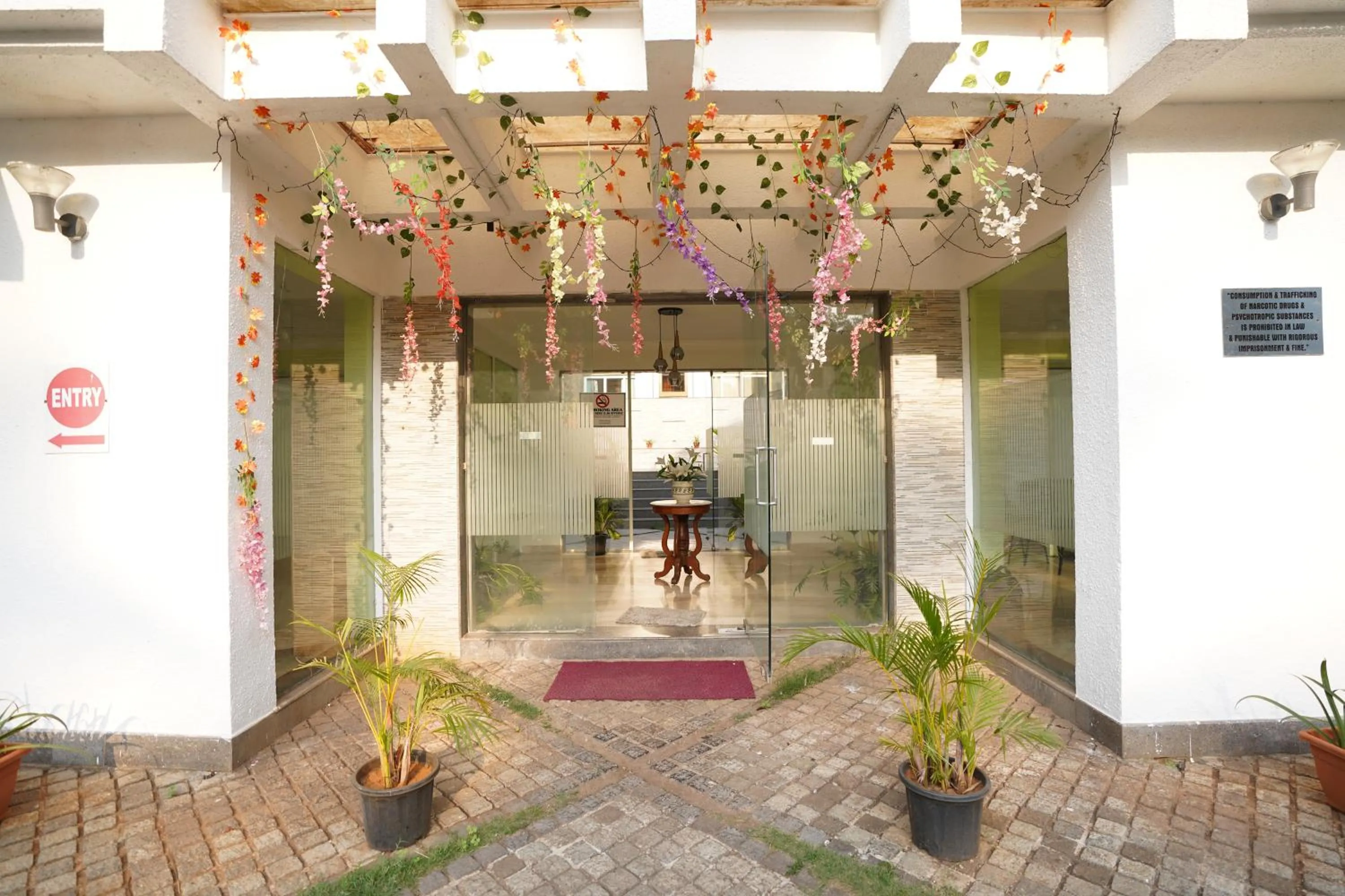 Facade/entrance in Bellagio Rezidencia 1 BHK Service Apartments