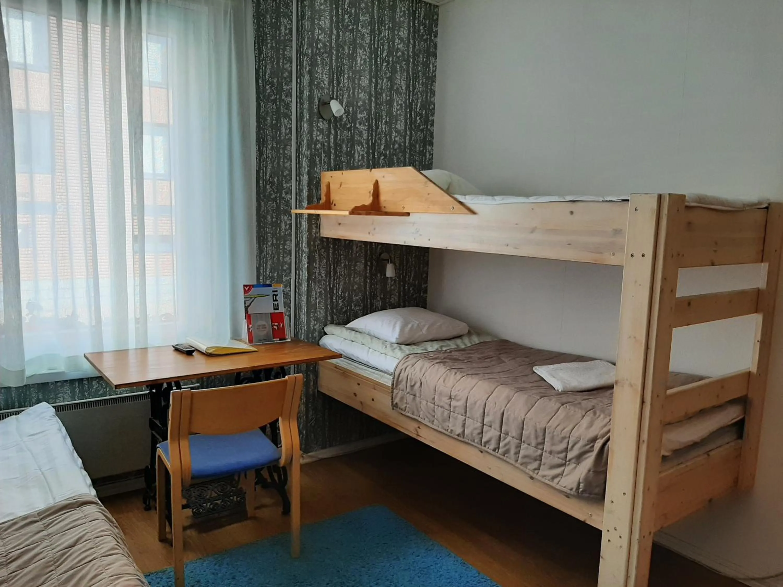 Photo of the whole room, Bed in Hostel River