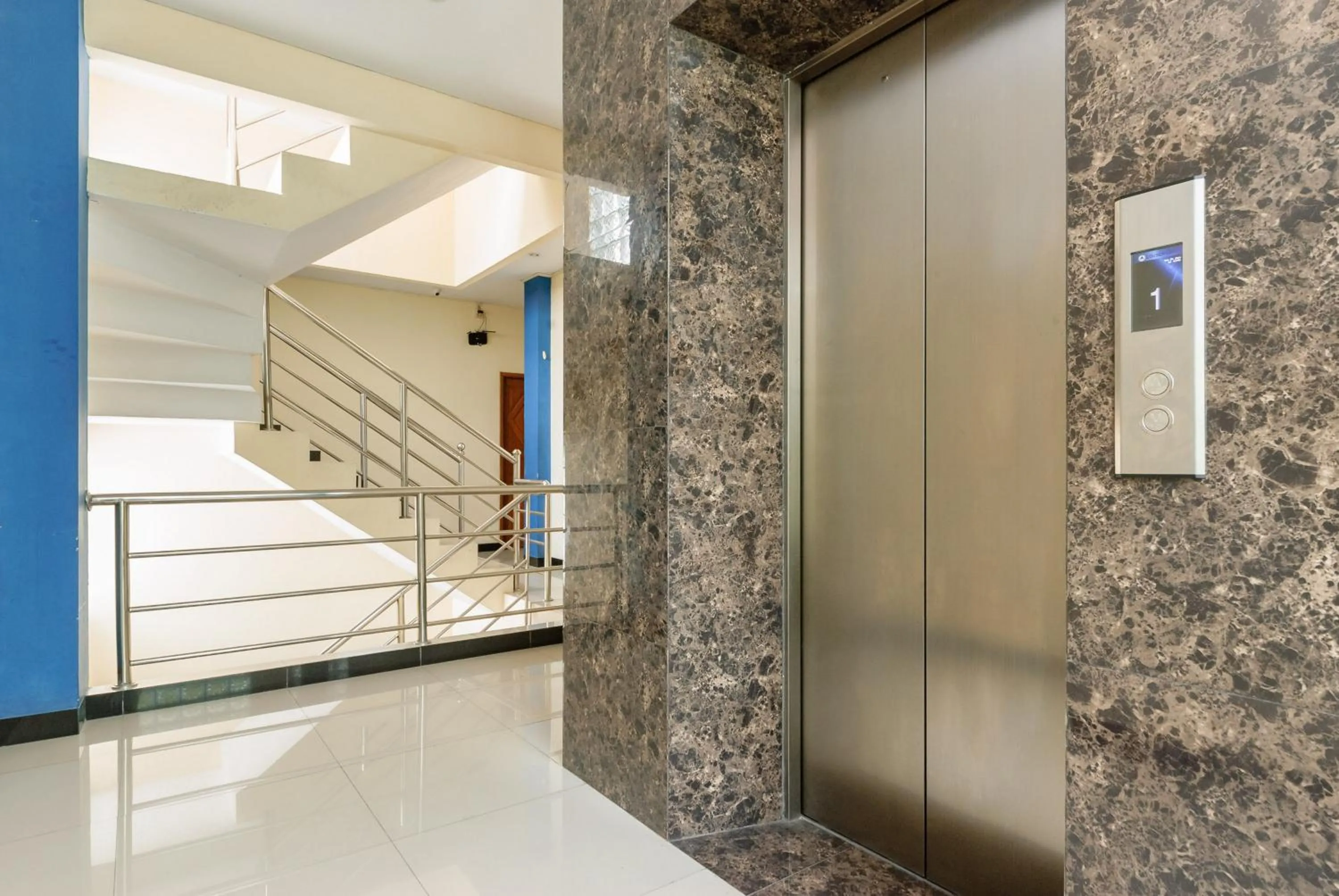 Property building in RedDoorz Plus @ Jalan Pemuda Jakarta