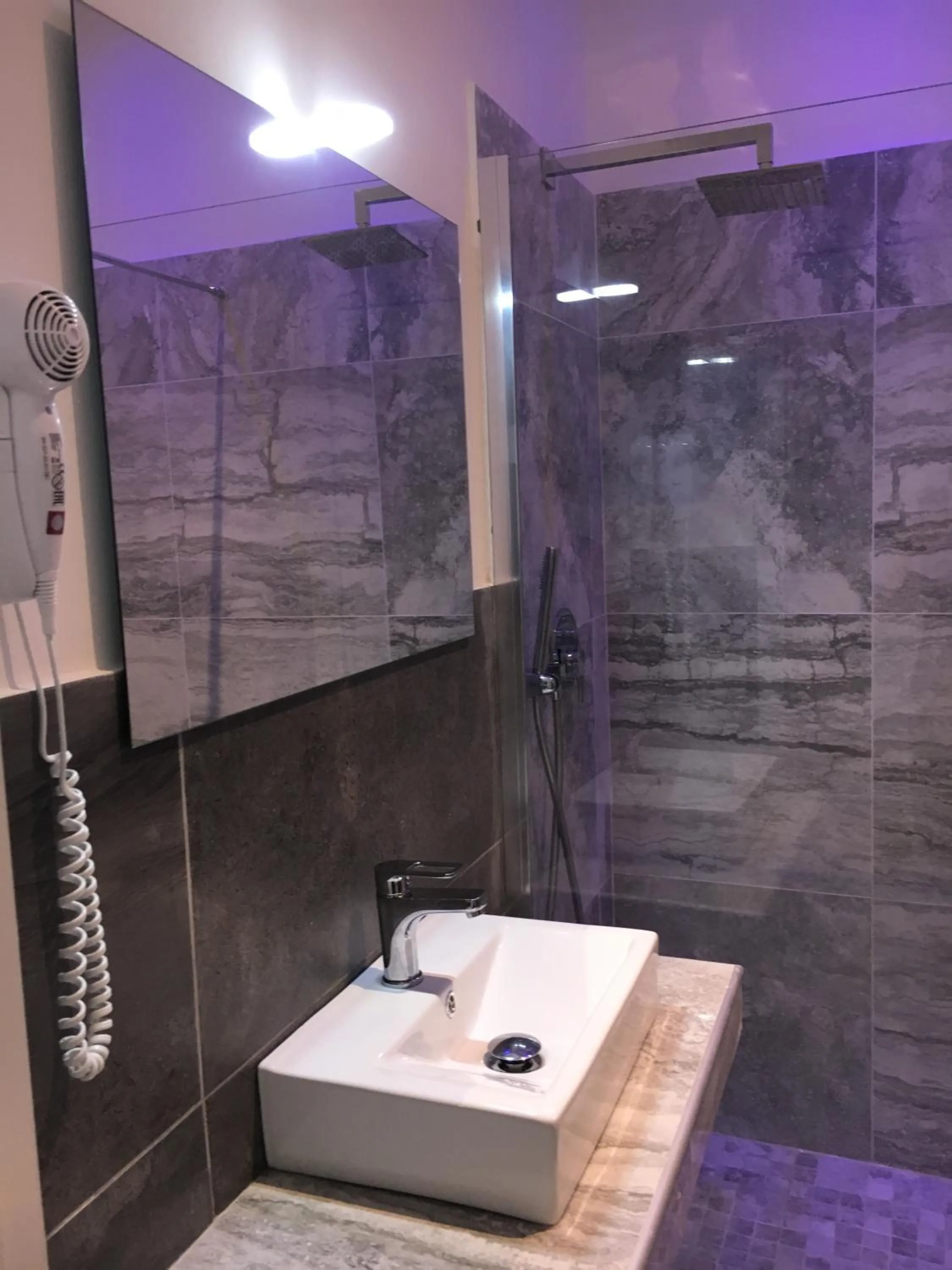 Bathroom in Art Atelier Borgo