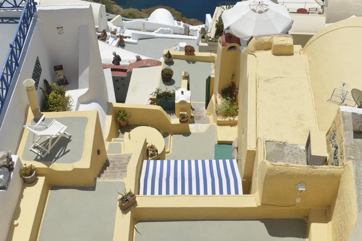 Day in Zoe Aegeas Traditional houses